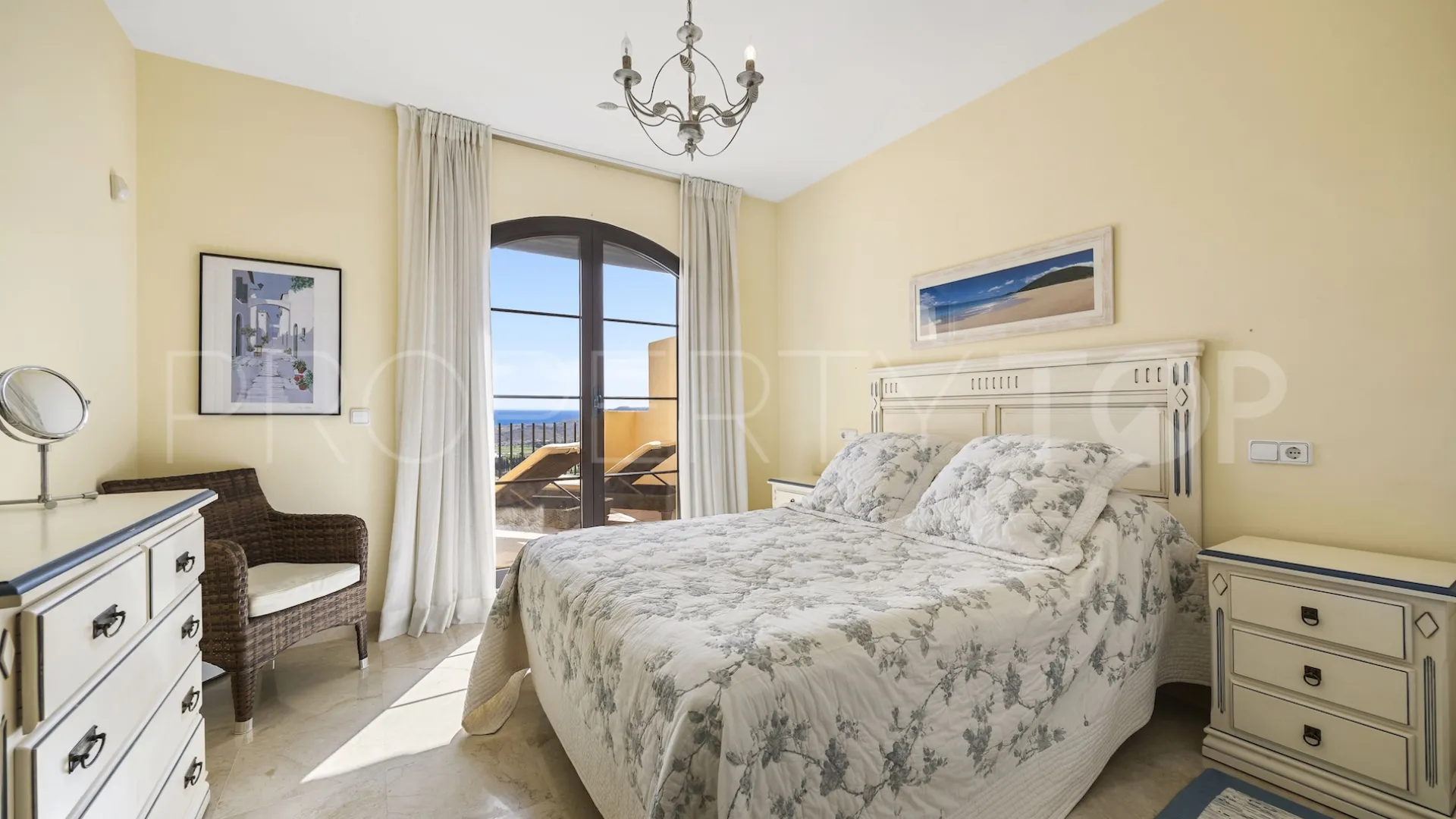 For sale 3 bedrooms penthouse in Los Arqueros