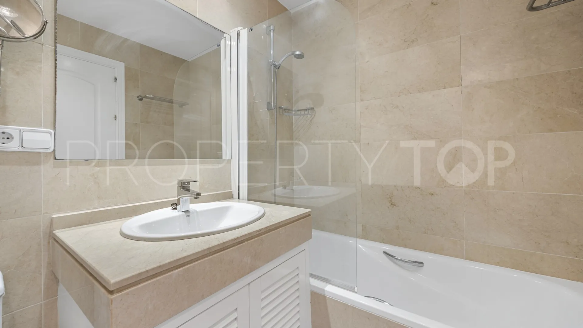 For sale 3 bedrooms penthouse in Los Arqueros