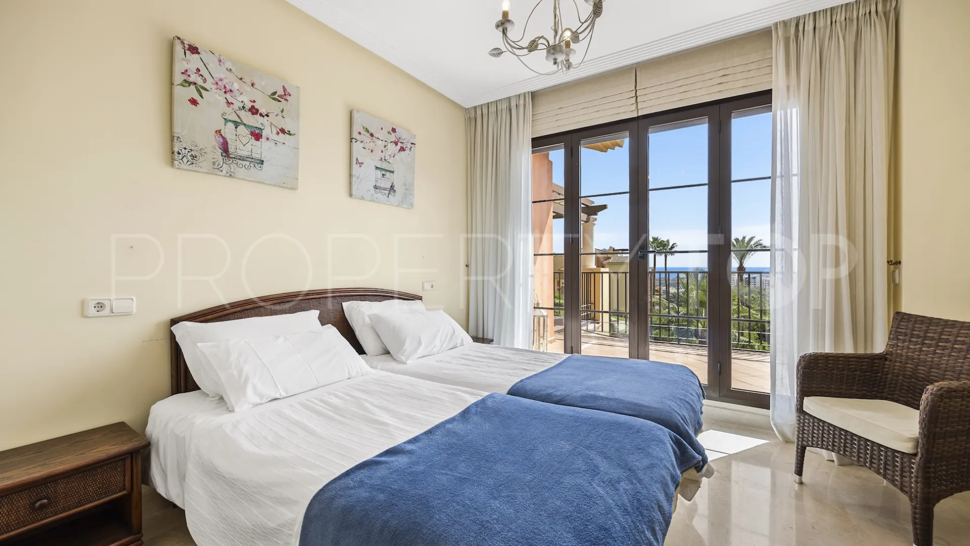 For sale 3 bedrooms penthouse in Los Arqueros