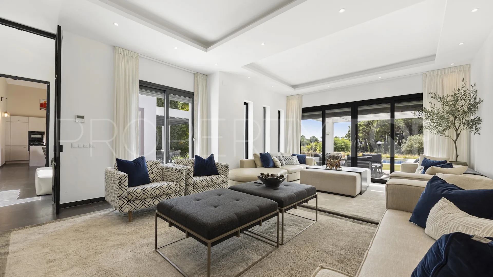 For sale Monte Mayor villa with 4 bedrooms