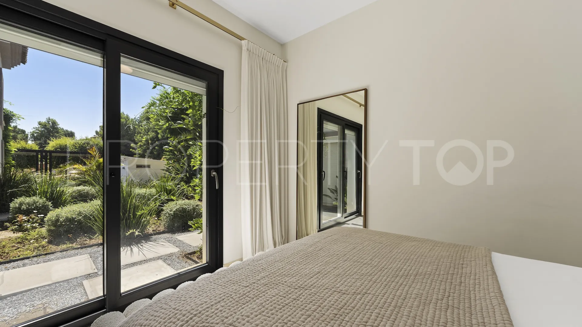For sale Monte Mayor villa with 4 bedrooms