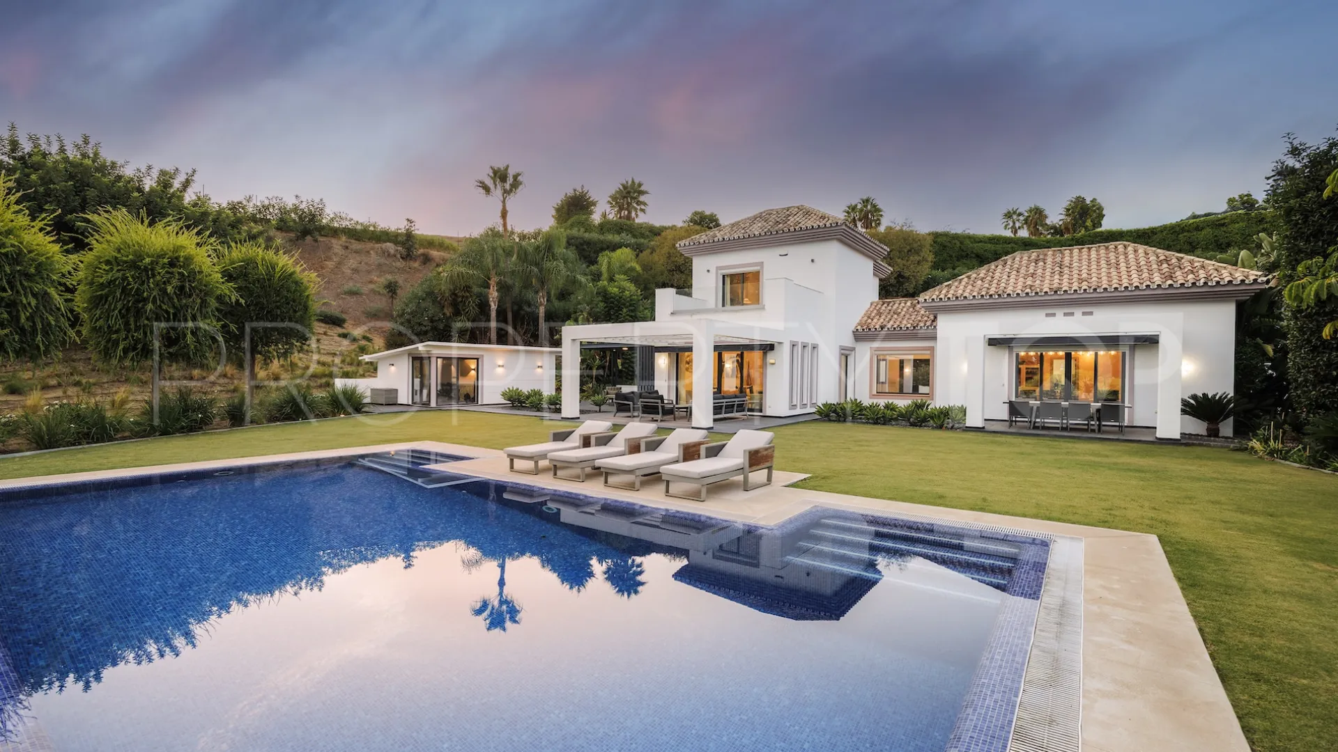 For sale Monte Mayor villa with 4 bedrooms