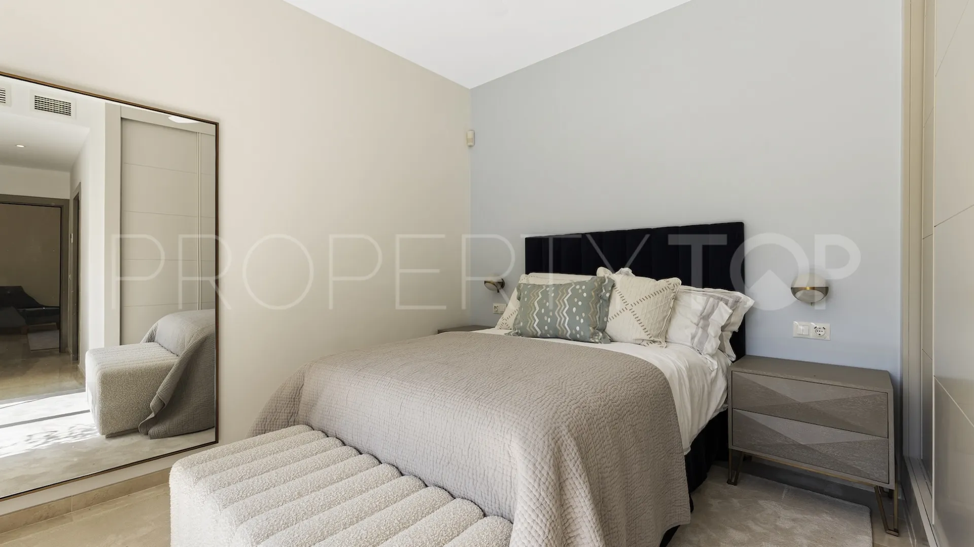 For sale Monte Mayor villa with 4 bedrooms