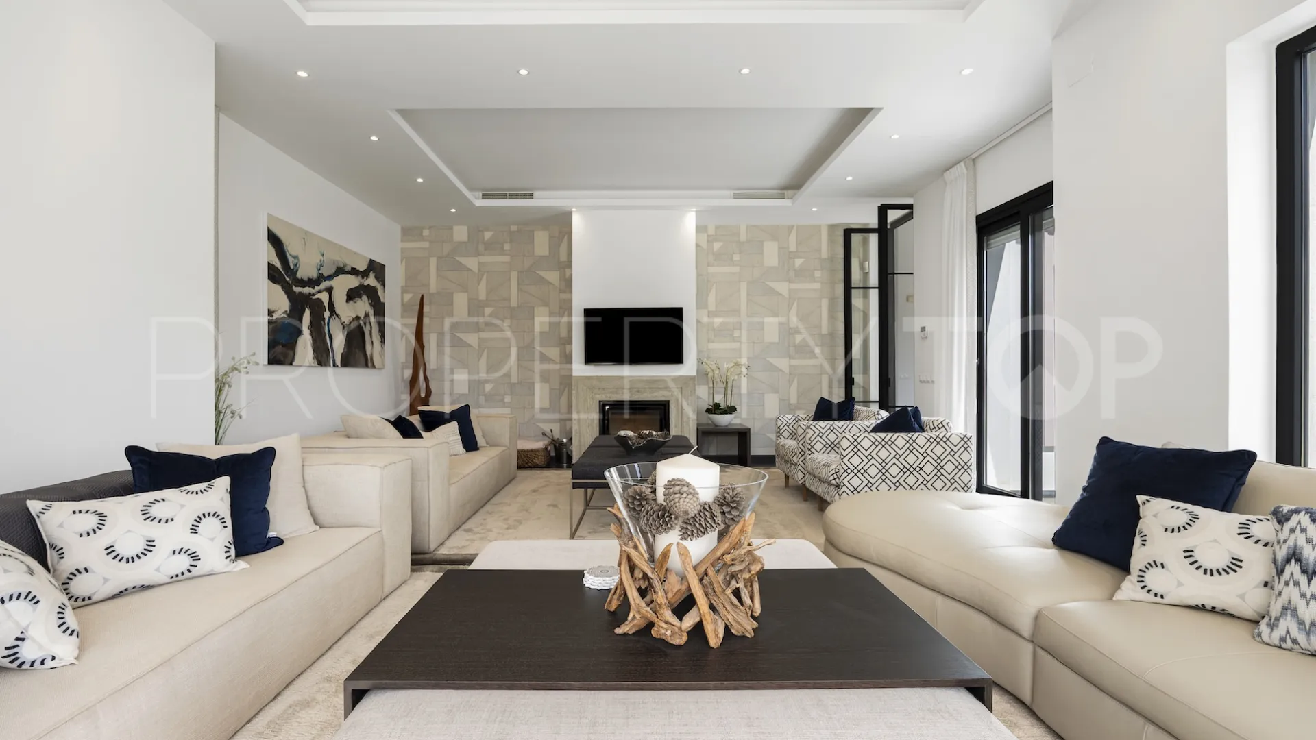 For sale Monte Mayor villa with 4 bedrooms
