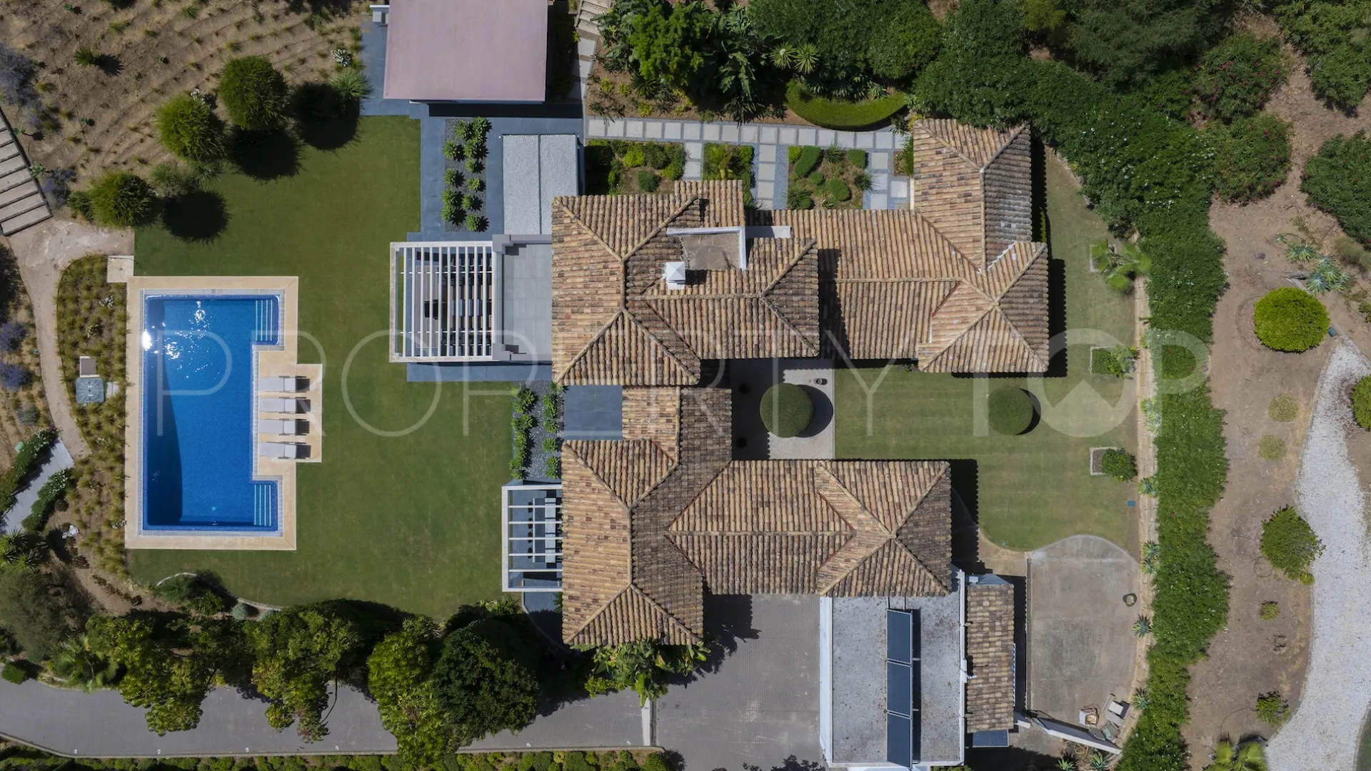 For sale Monte Mayor villa with 4 bedrooms