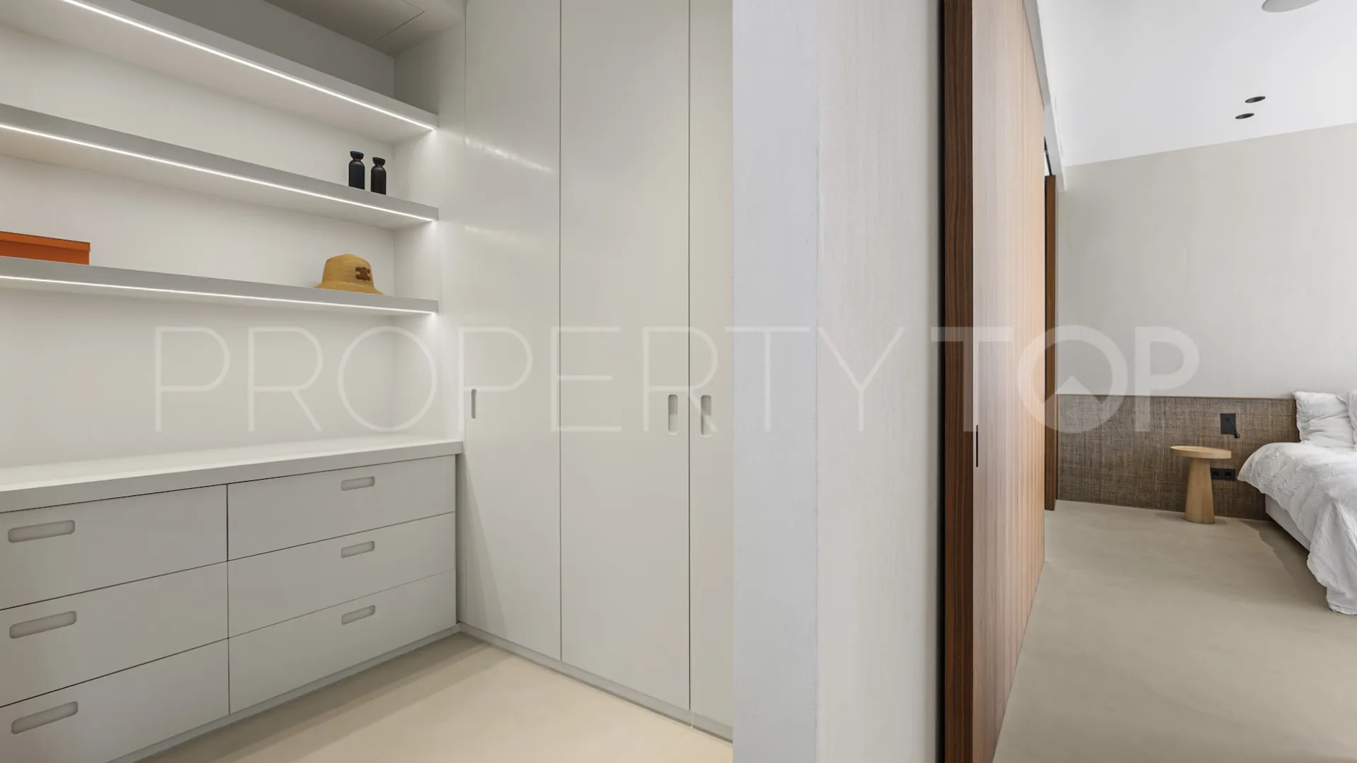 Apartamento en venta en Byu Hills de 3 dormitorios