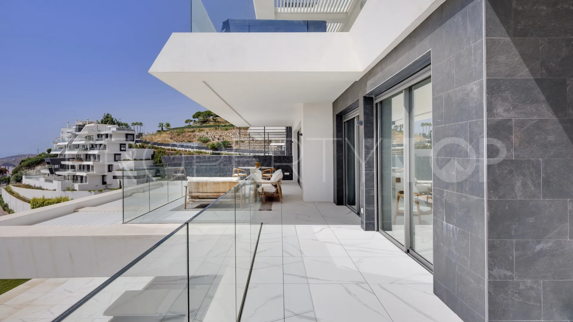 Apartamento en venta en Byu Hills de 3 dormitorios