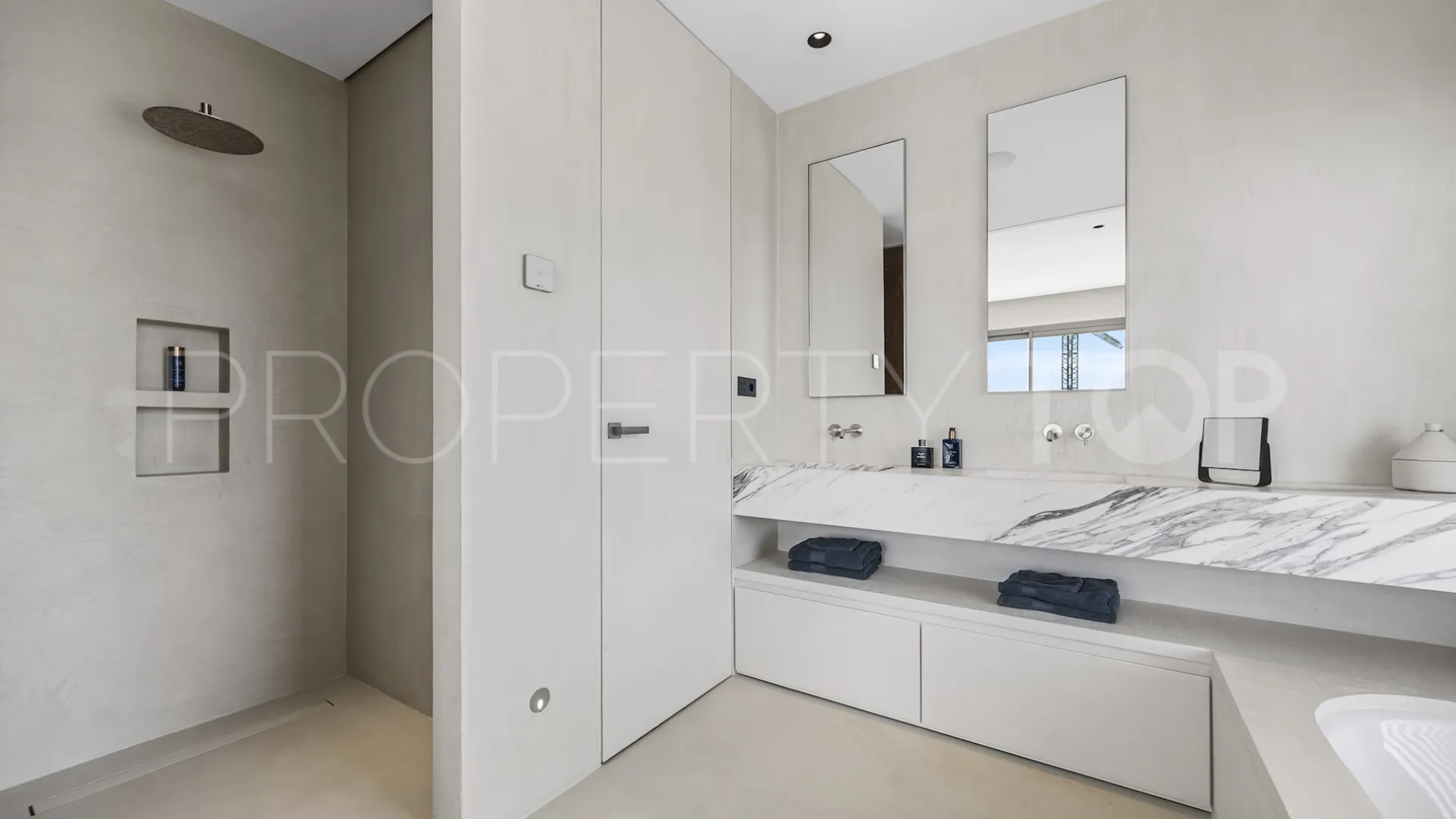 Apartamento en venta en Byu Hills de 3 dormitorios