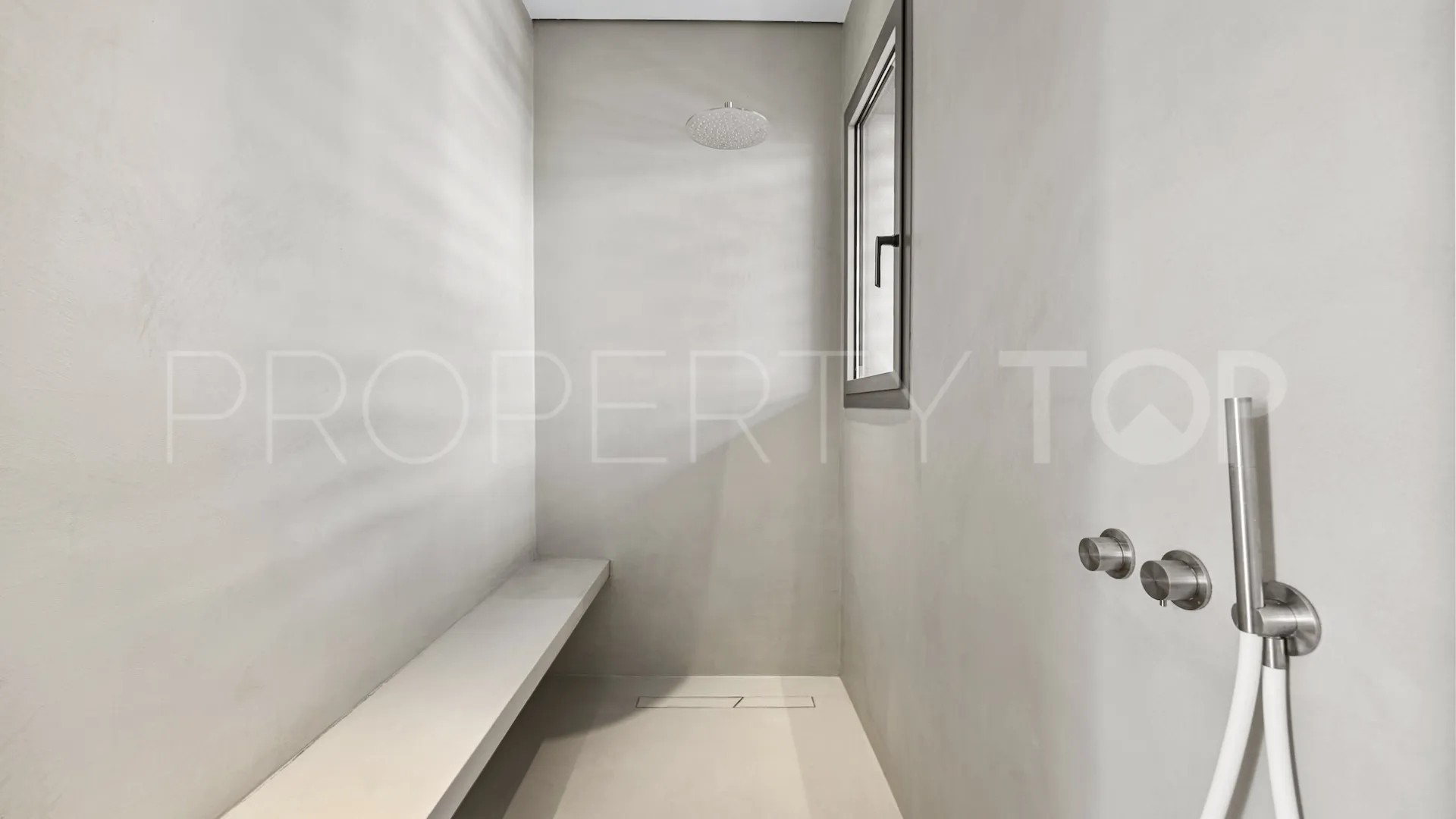 Apartamento en venta en Byu Hills de 3 dormitorios