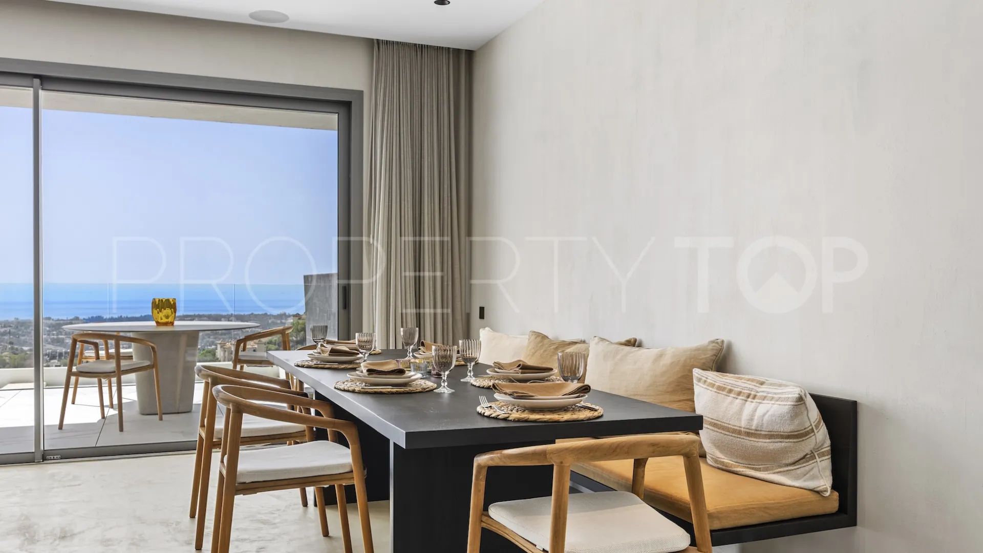 Apartamento en venta en Byu Hills de 3 dormitorios