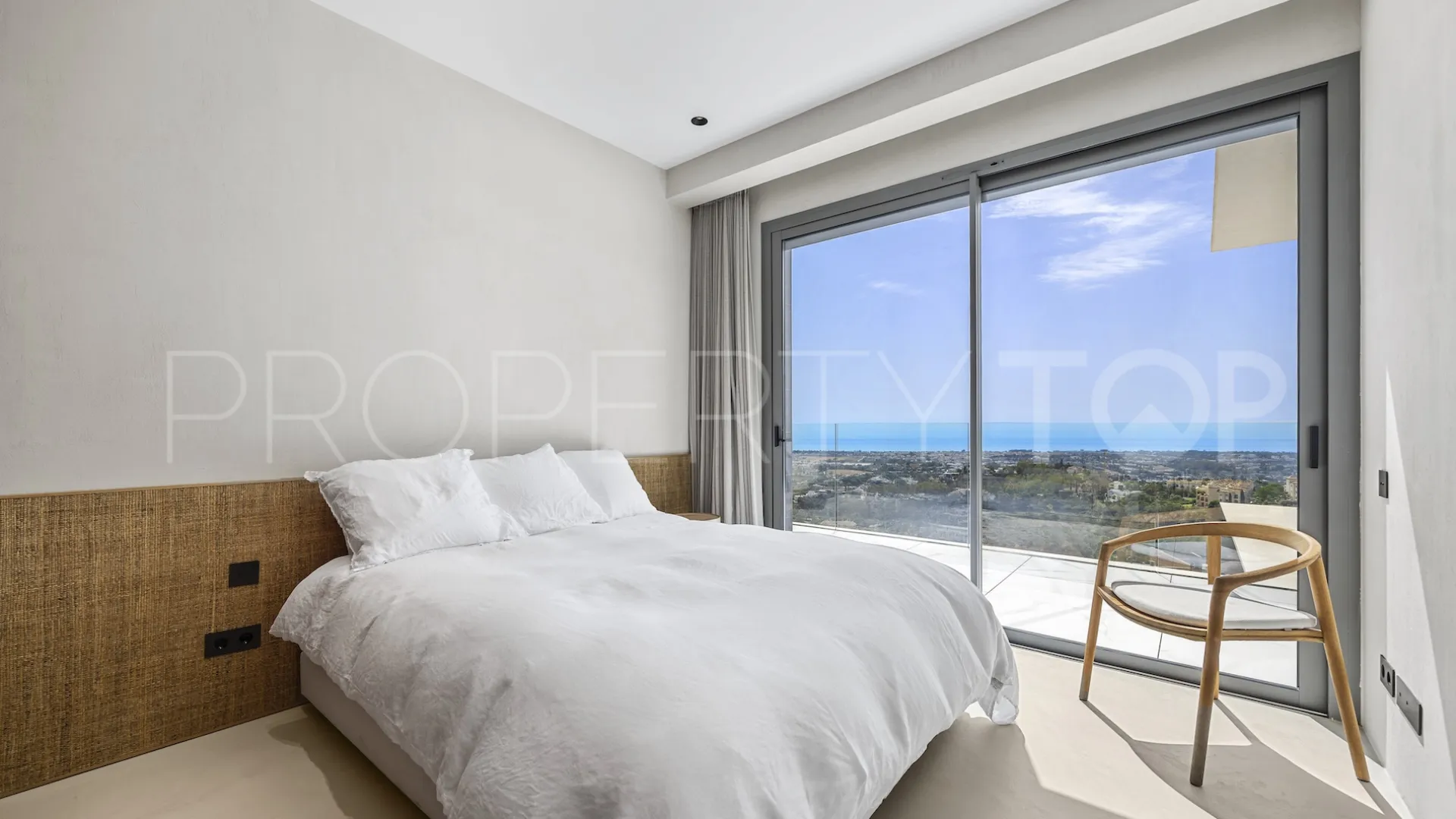 Apartamento en venta en Byu Hills de 3 dormitorios