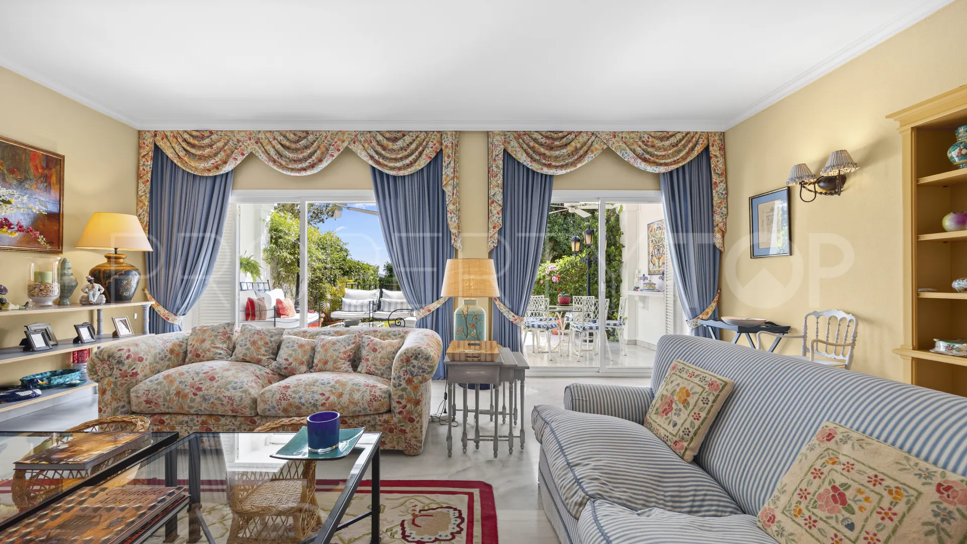 Town house in Las Jacarandas for sale