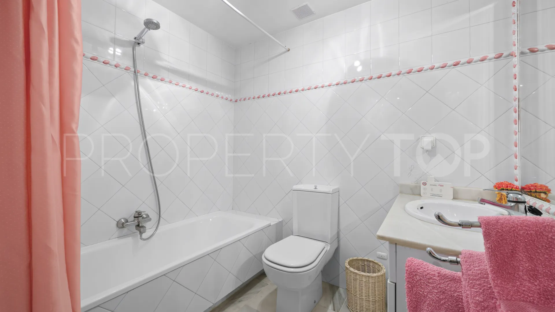 Town house in Las Jacarandas for sale