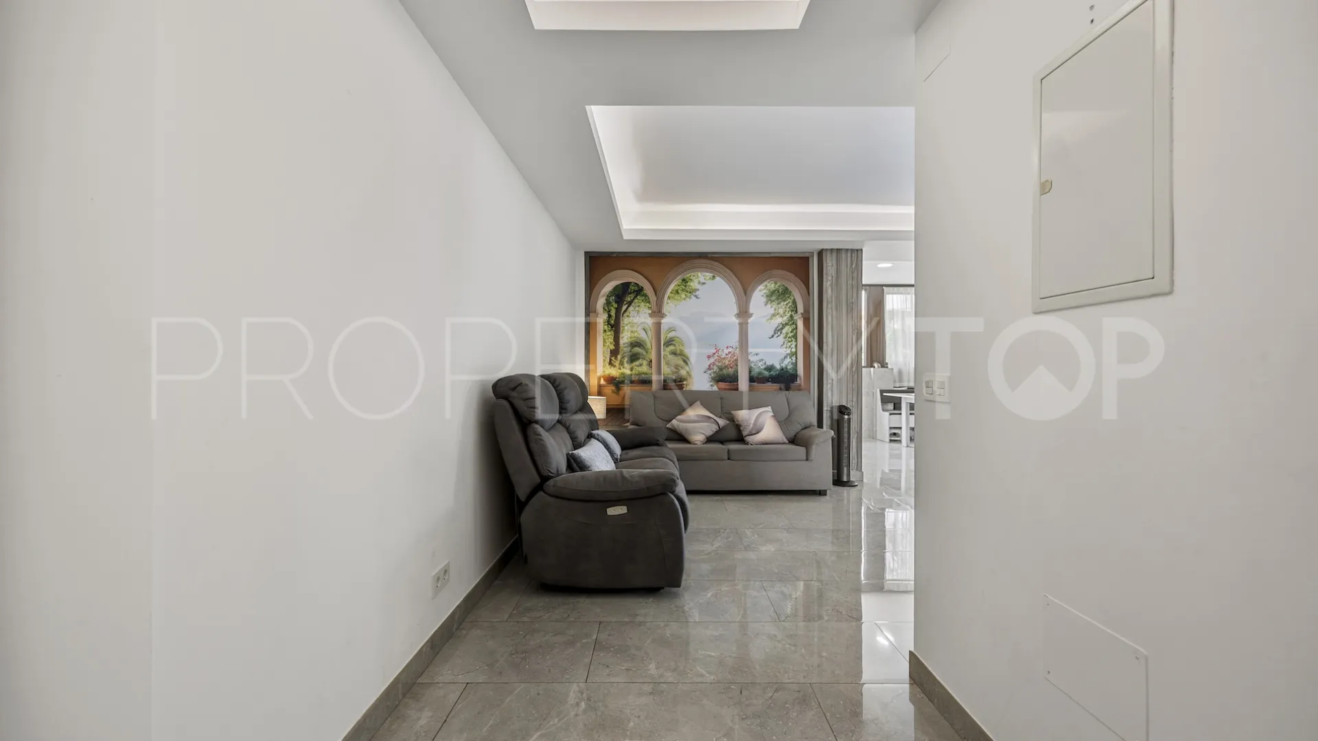 Apartamento de 2 dormitorios a la venta en Marbella Ciudad
