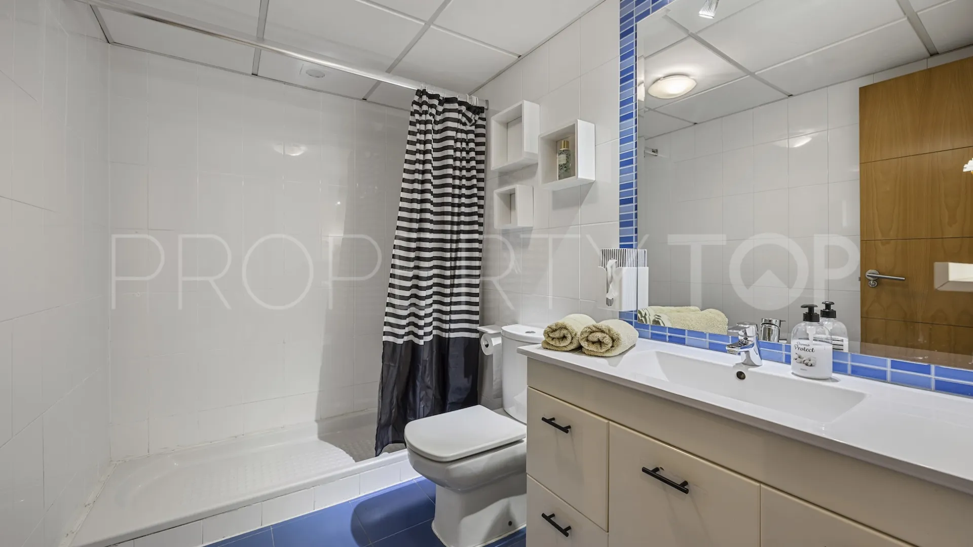 Apartamento de 2 dormitorios a la venta en Marbella Ciudad