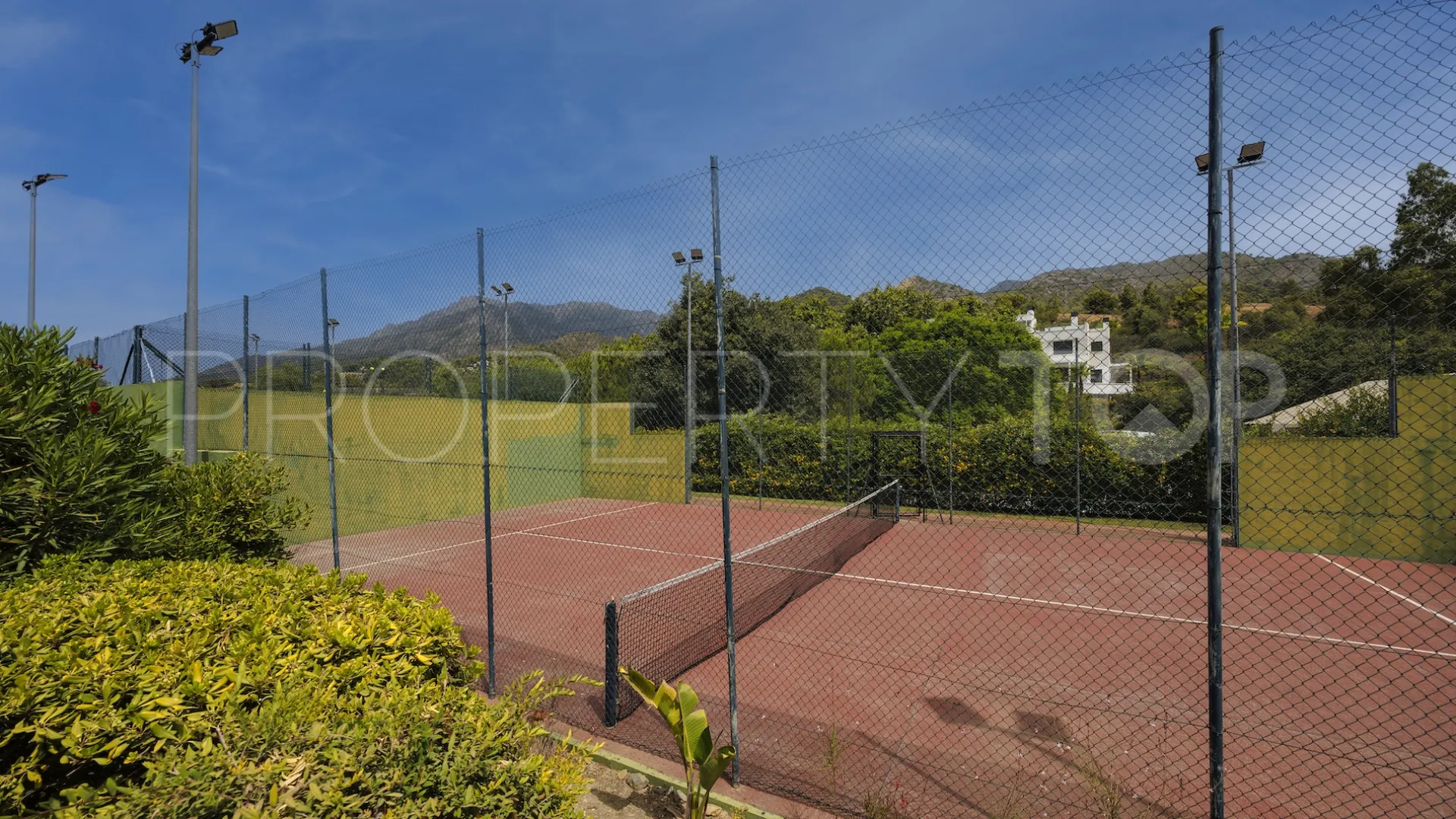 Apartamento de 2 dormitorios a la venta en Marbella Ciudad