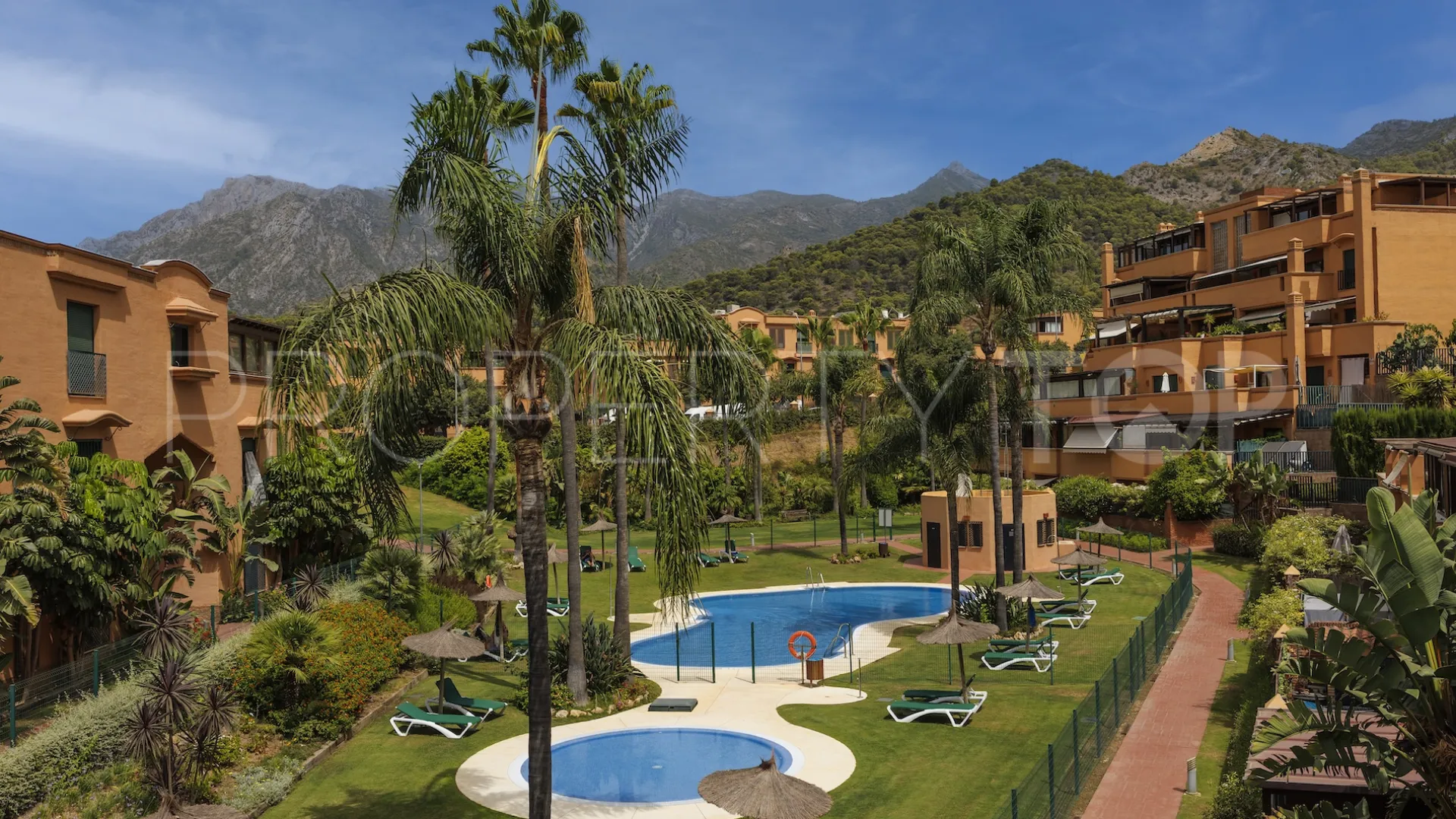 Apartamento de 2 dormitorios a la venta en Marbella Ciudad