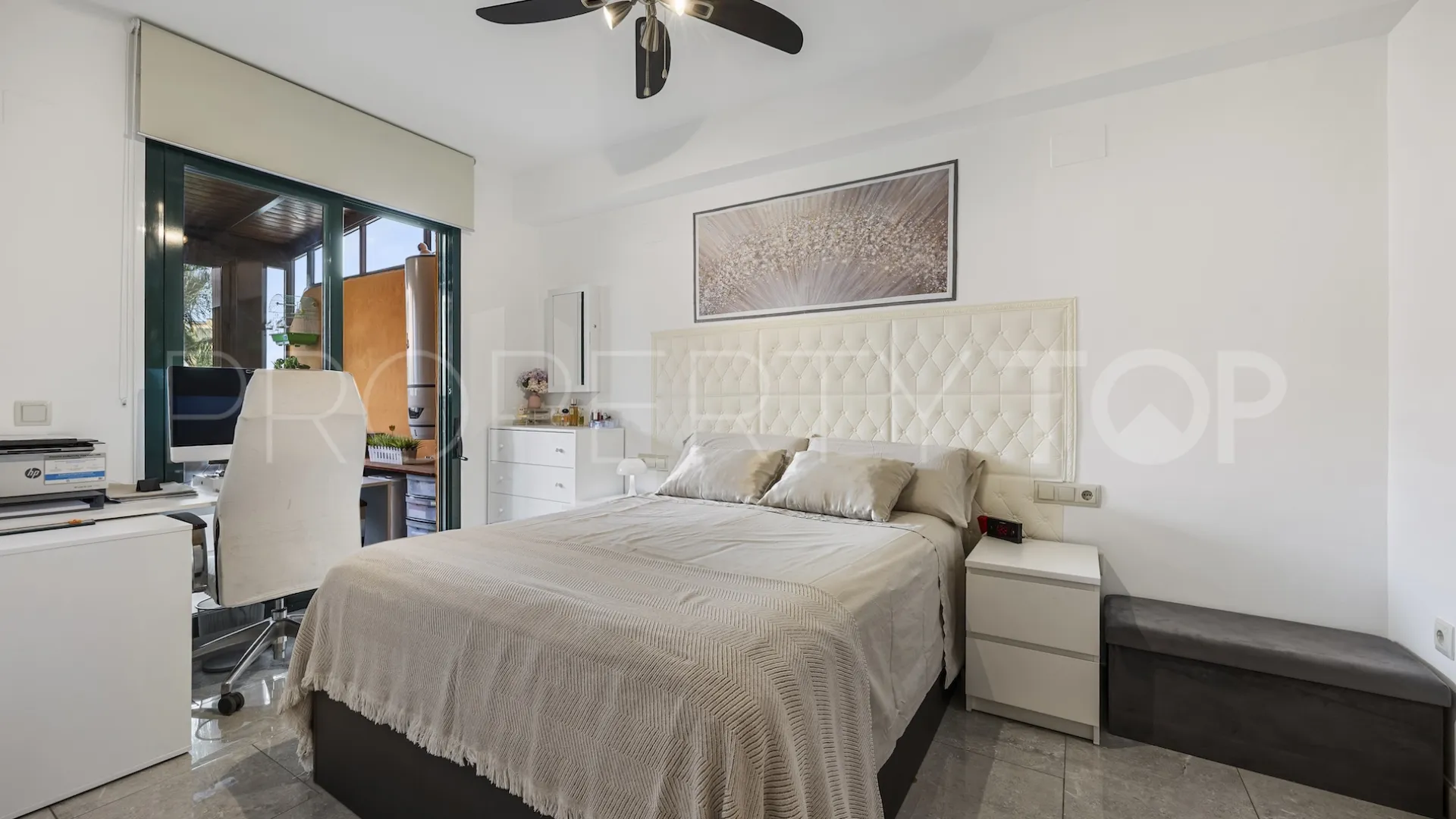 Apartamento de 2 dormitorios a la venta en Marbella Ciudad