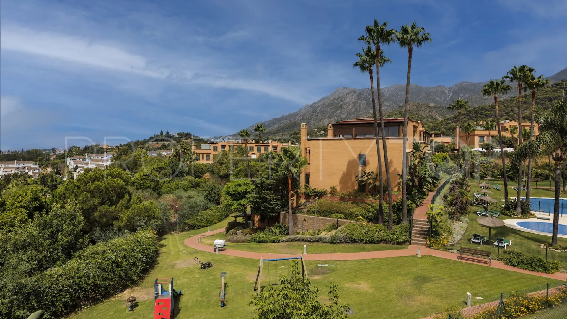 Apartamento de 2 dormitorios a la venta en Marbella Ciudad