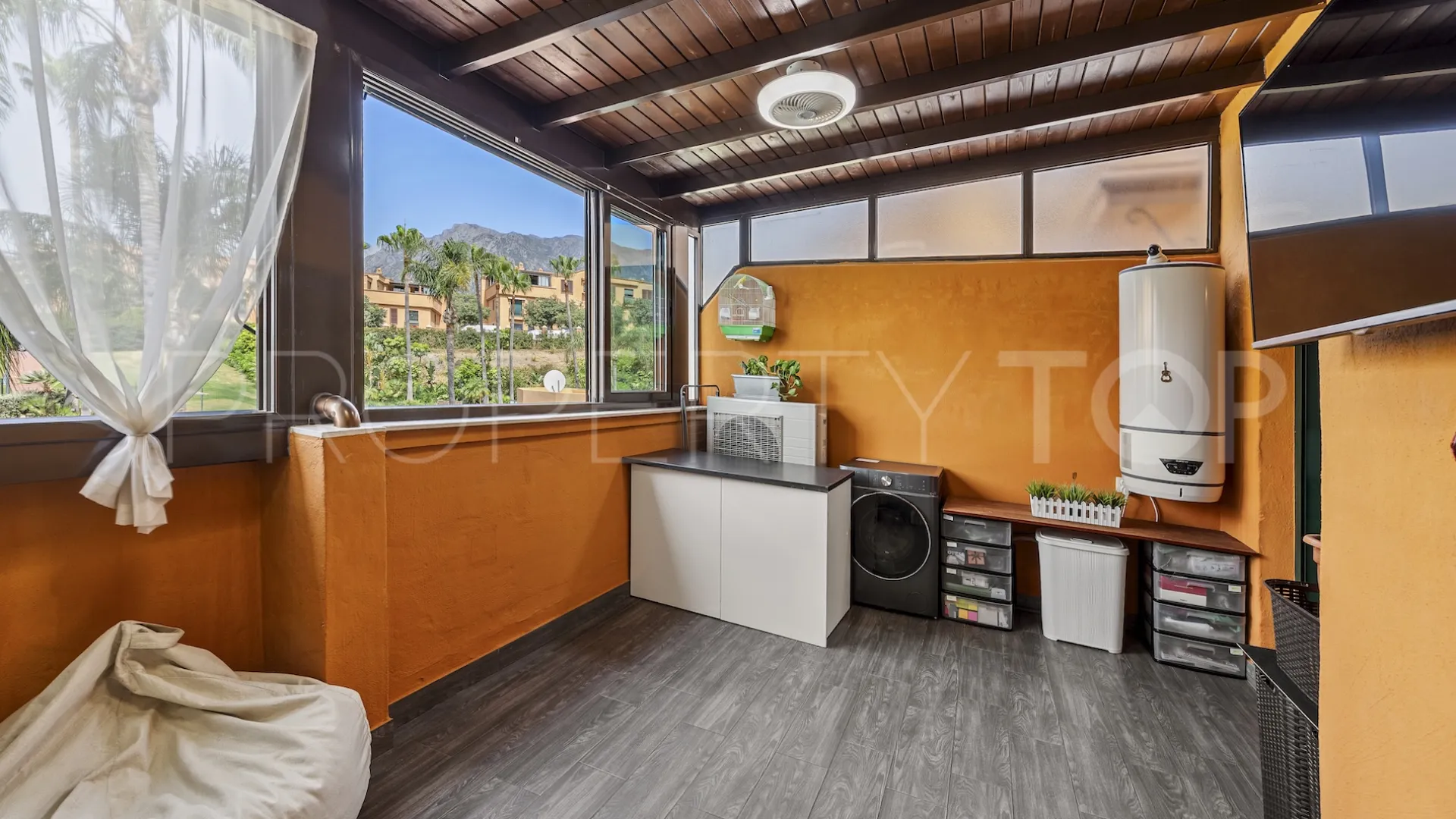 Apartamento de 2 dormitorios a la venta en Marbella Ciudad