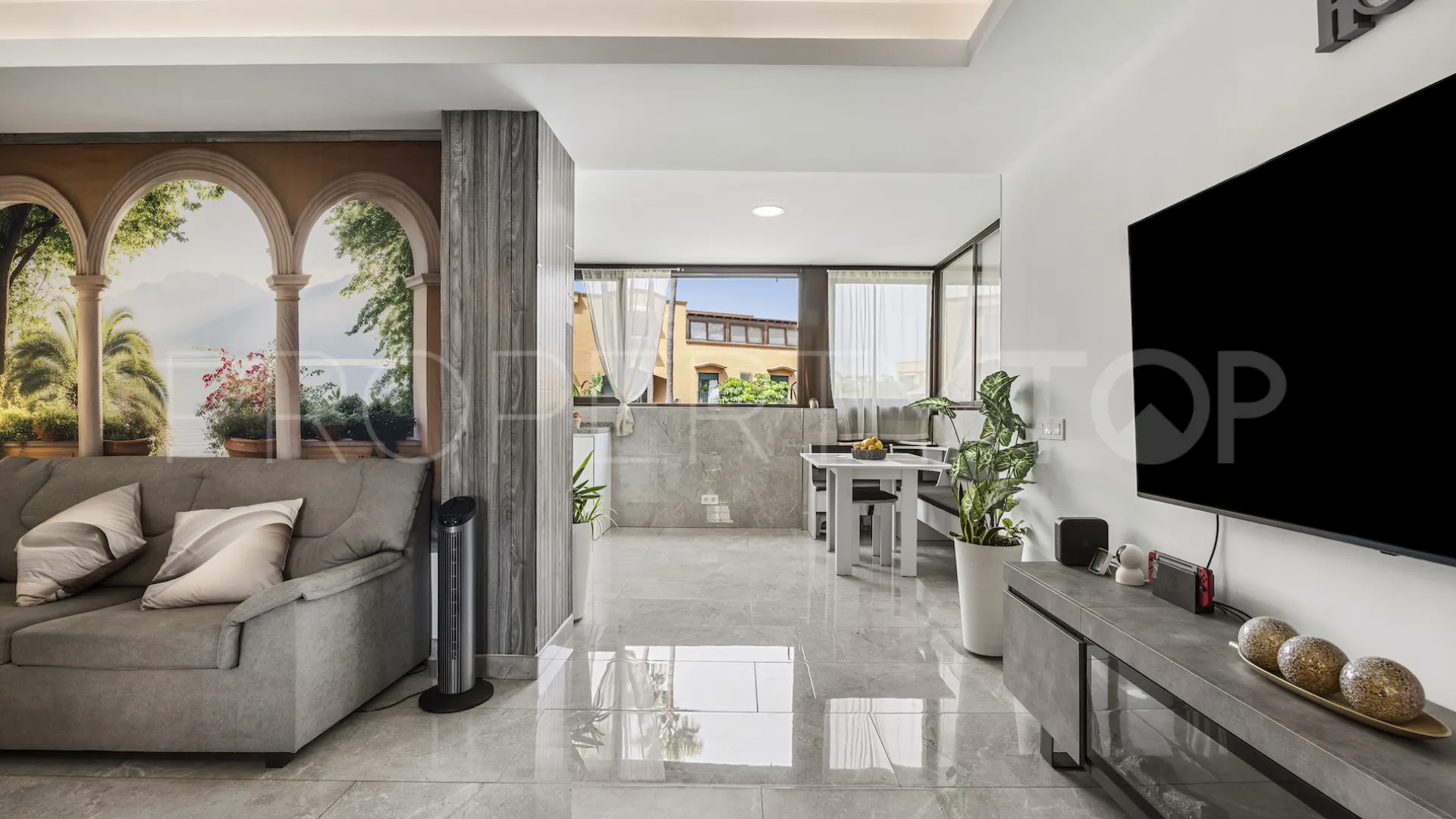 Apartamento de 2 dormitorios a la venta en Marbella Ciudad