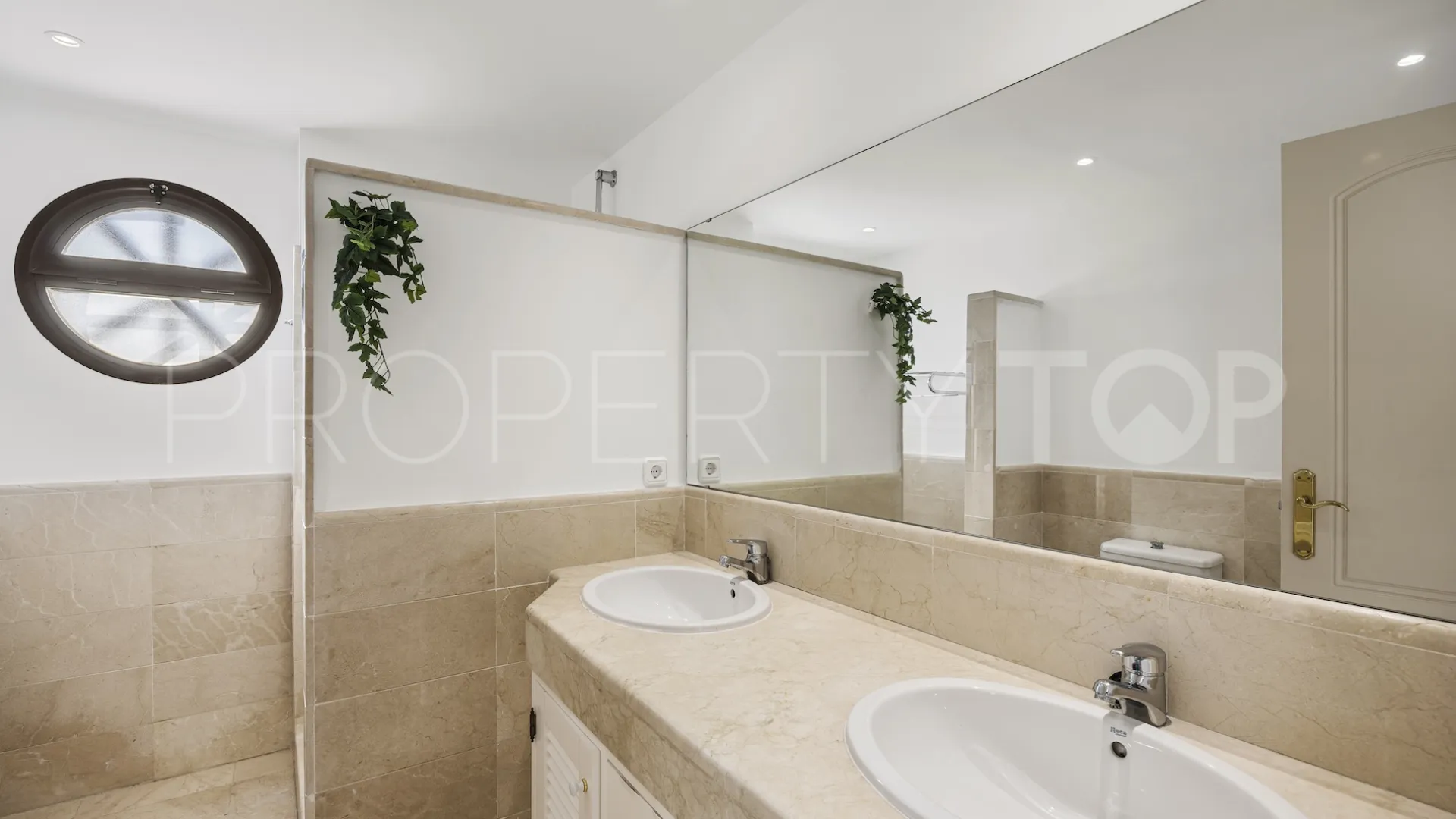 Los Arqueros, villa con 6 dormitorios a la venta
