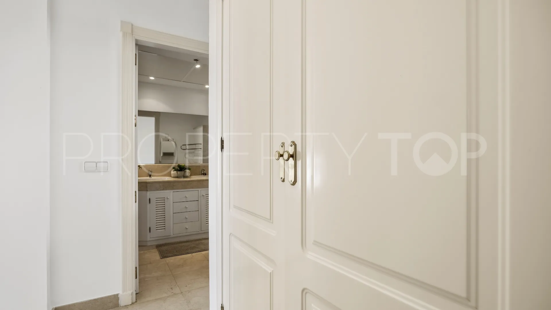Los Arqueros, villa con 6 dormitorios a la venta