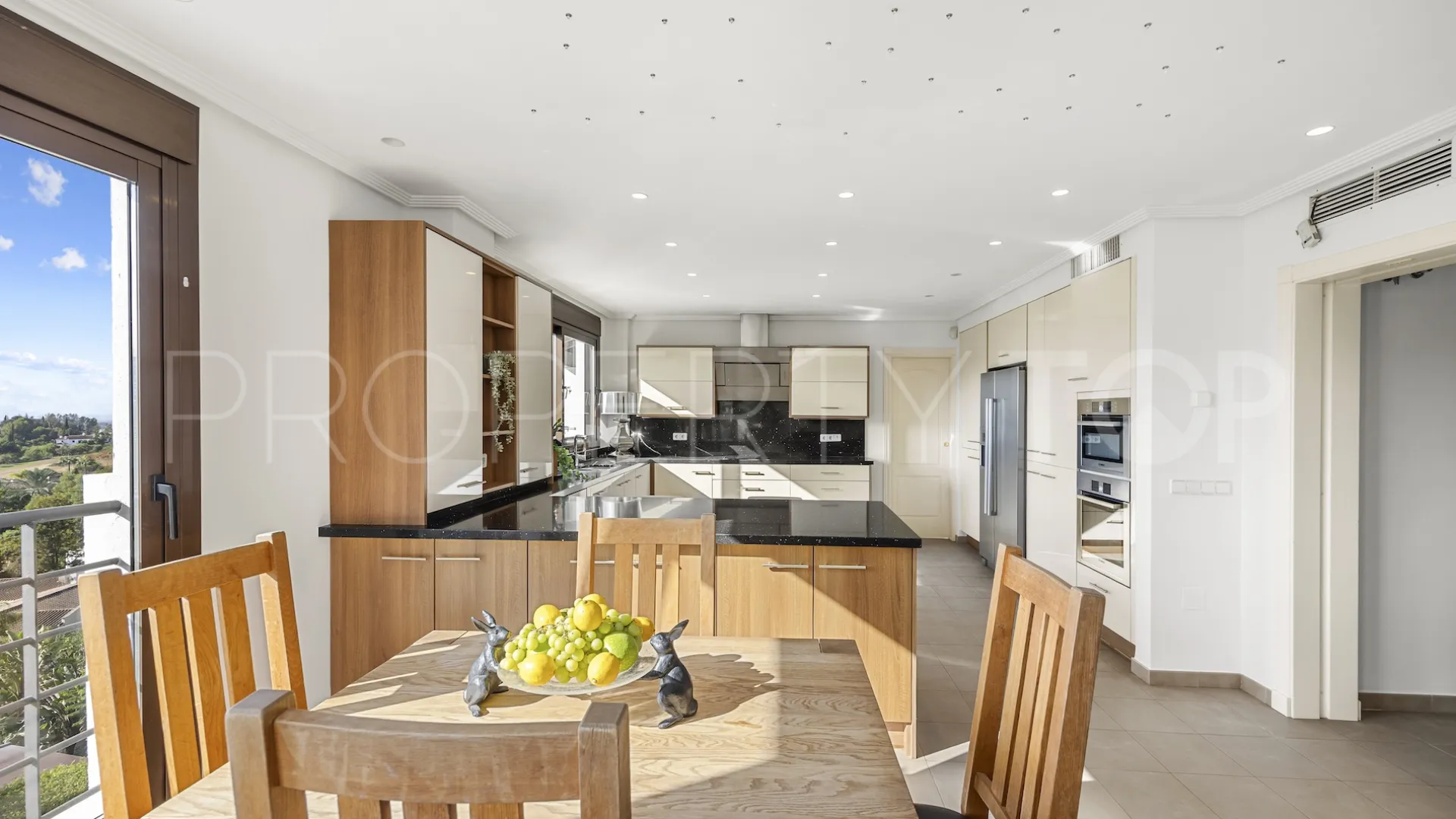 Los Arqueros, villa con 6 dormitorios a la venta