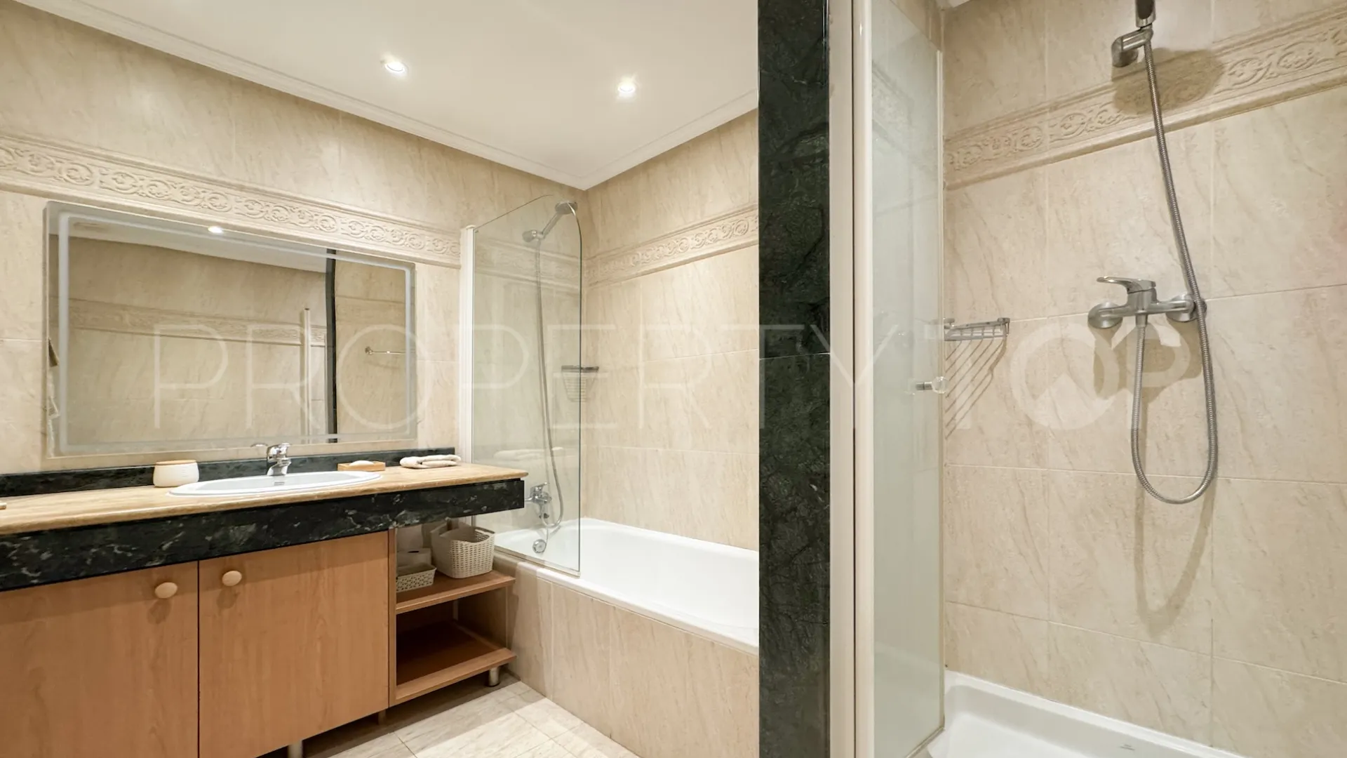 For sale Selwo Hills apartment with 2 bedrooms