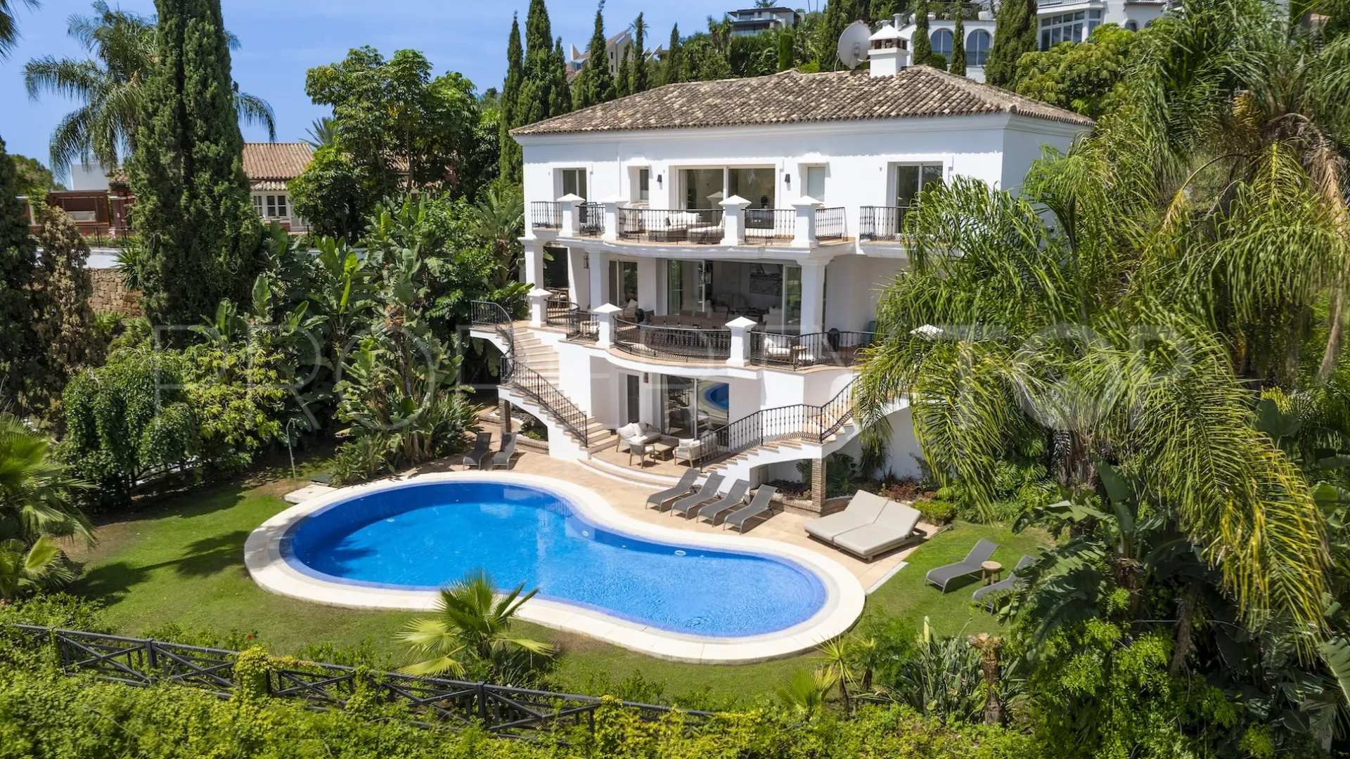 Comprar villa en El Herrojo