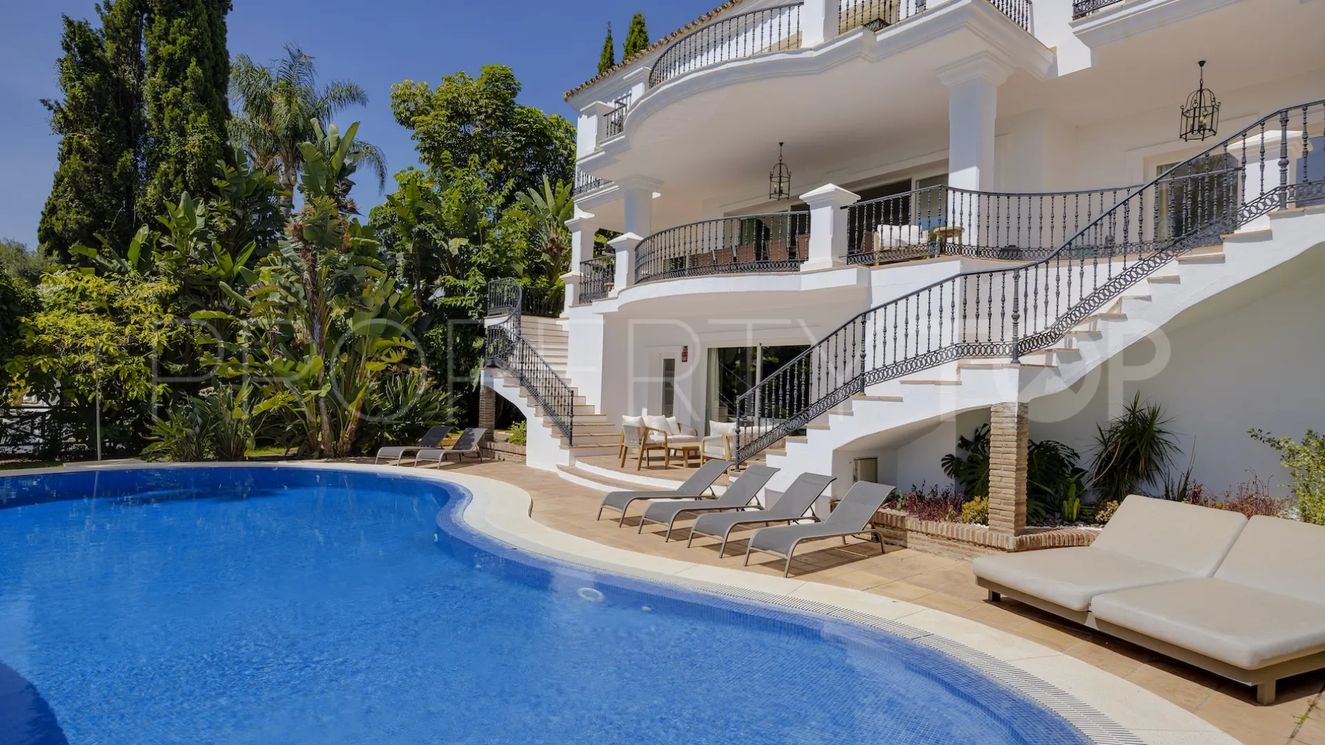 Comprar villa en El Herrojo