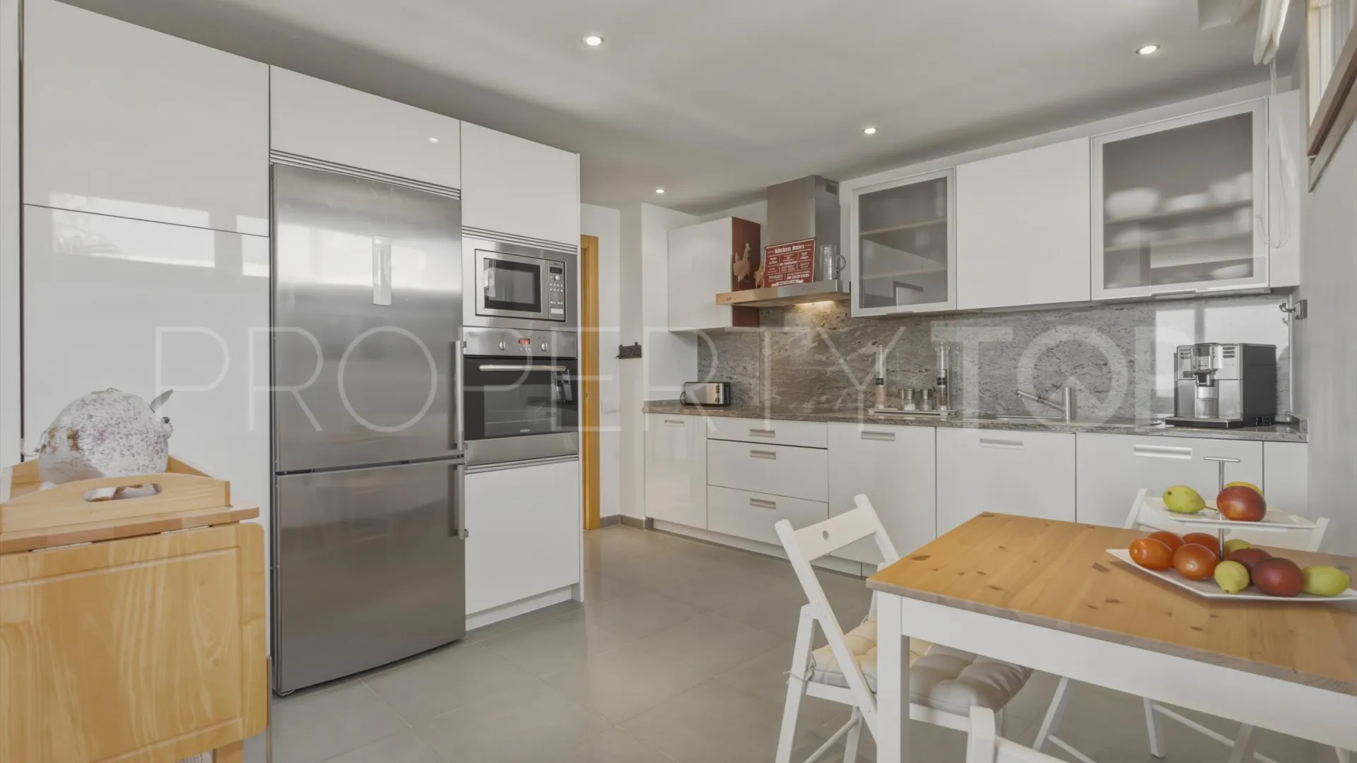 Lomas de los Monteros 3 bedrooms apartment for sale