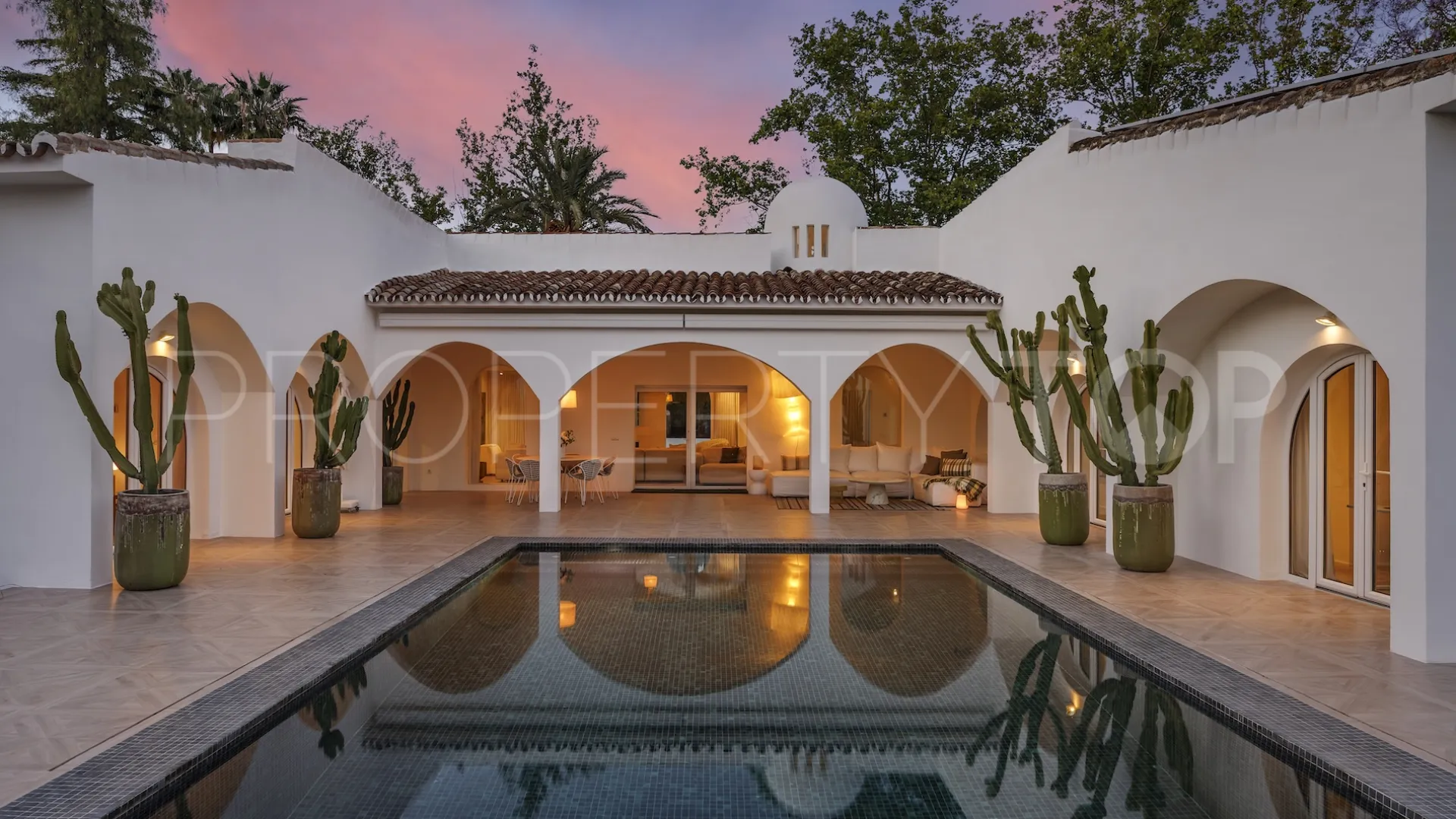 Villa en venta en Guadalmina Alta de 5 dormitorios