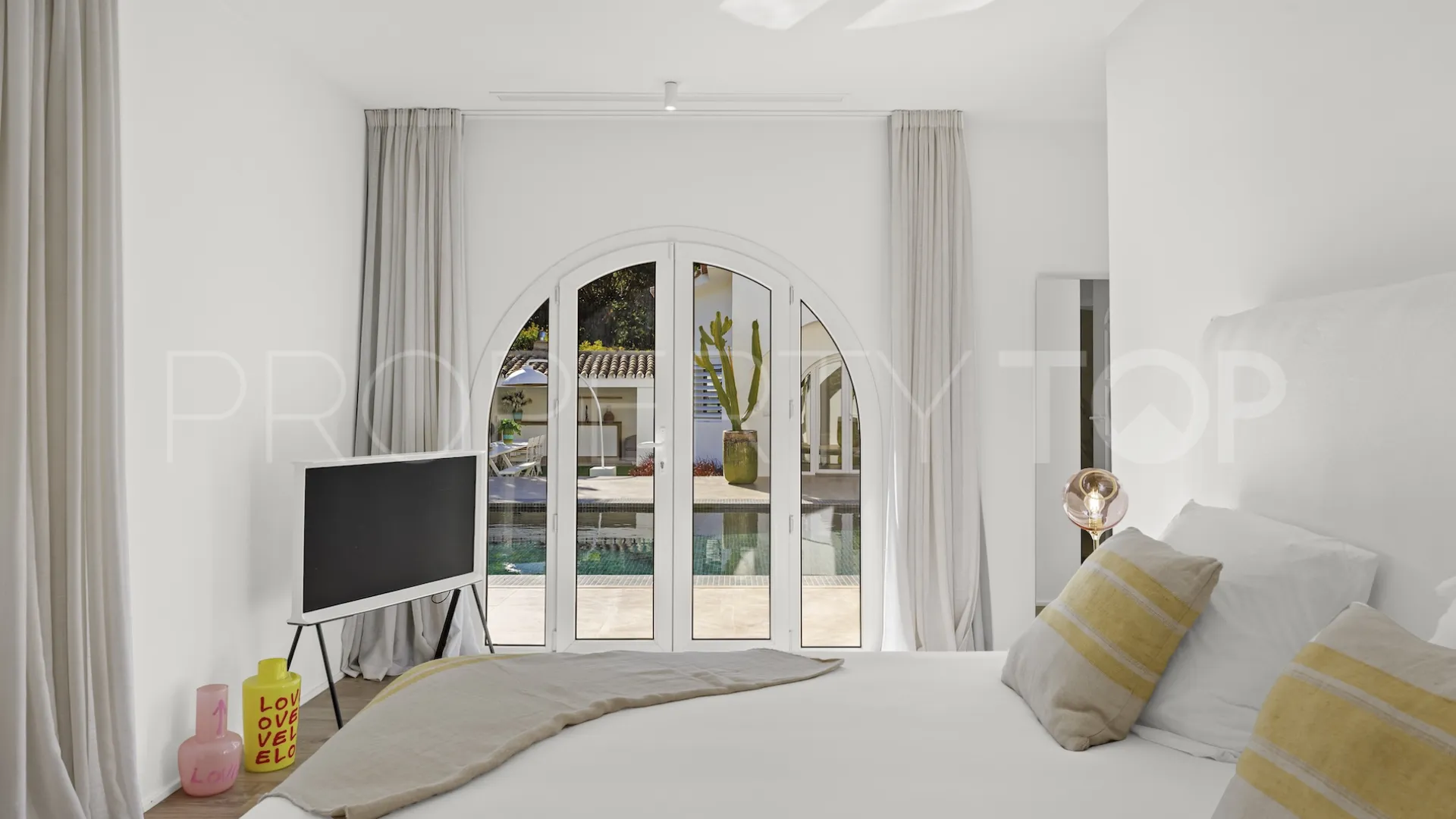 Villa en venta en Guadalmina Alta de 5 dormitorios