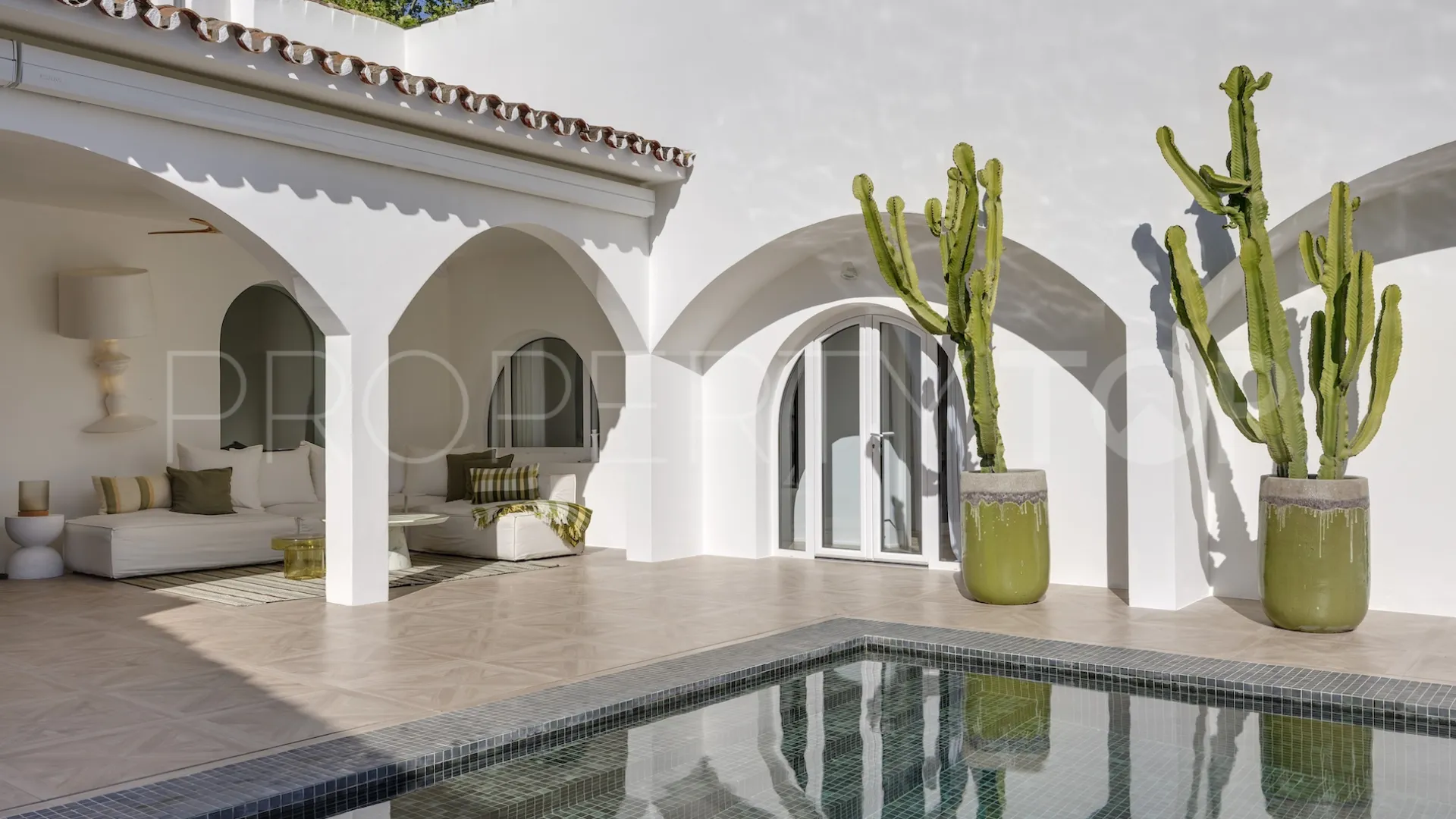 Villa en venta en Guadalmina Alta de 5 dormitorios