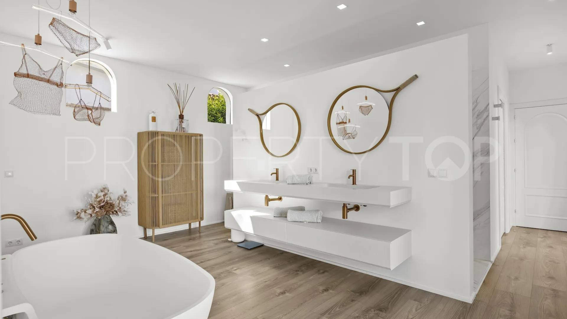 Villa en venta en Guadalmina Alta de 5 dormitorios