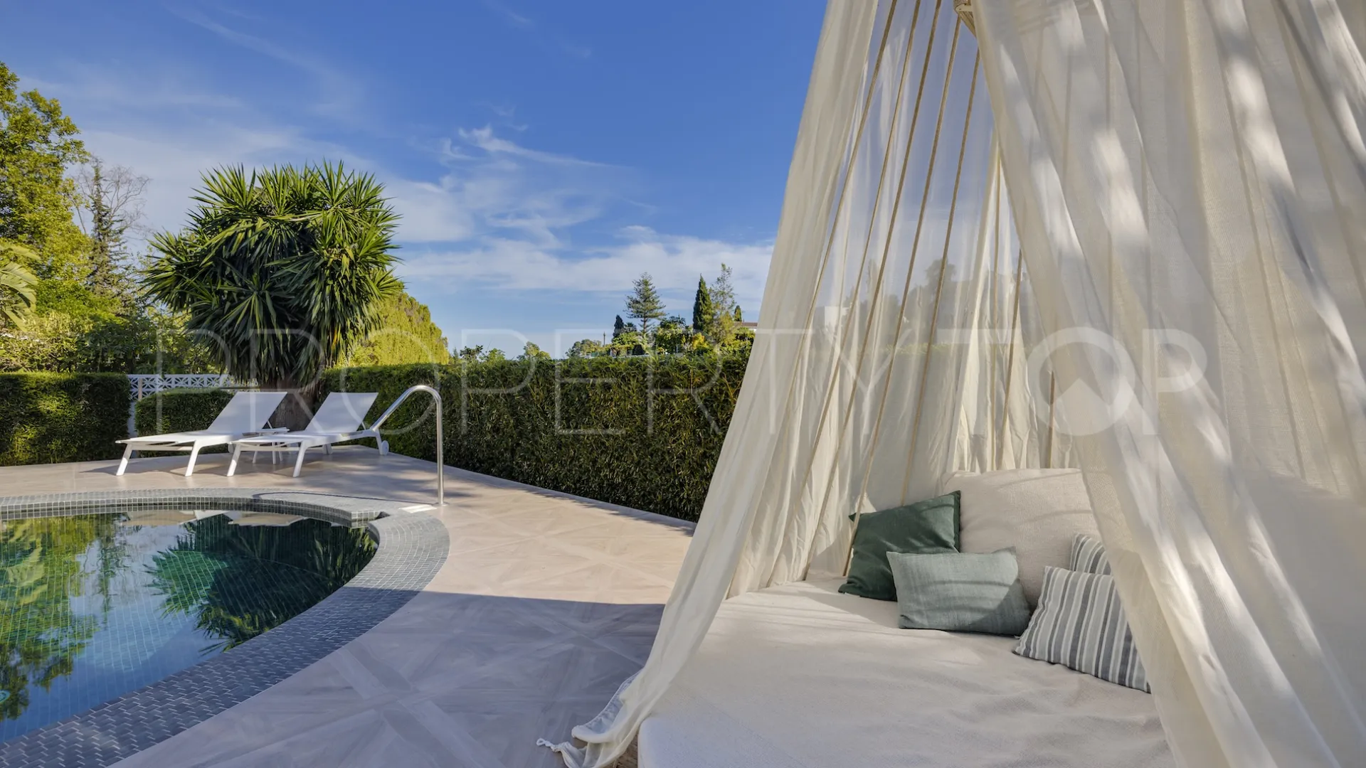 Villa en venta en Guadalmina Alta de 5 dormitorios