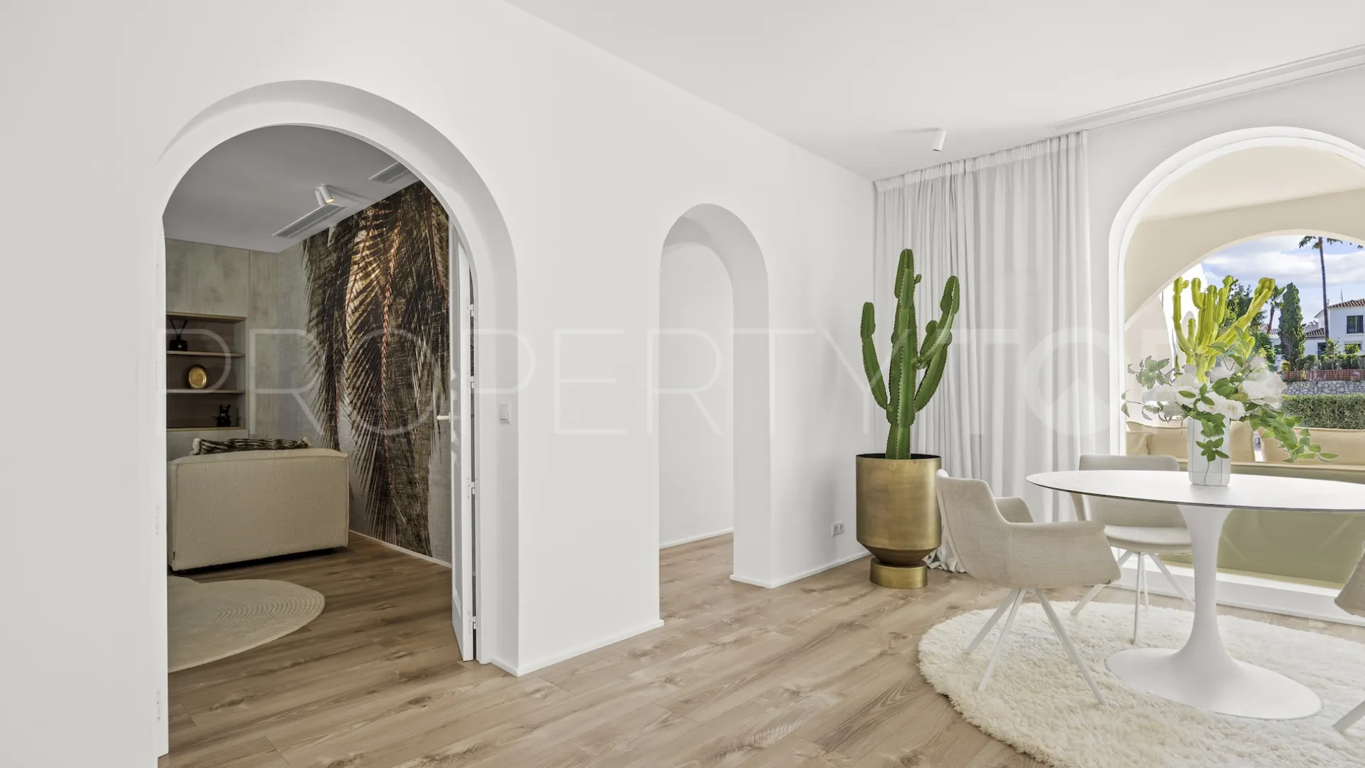 Villa en venta en Guadalmina Alta de 5 dormitorios