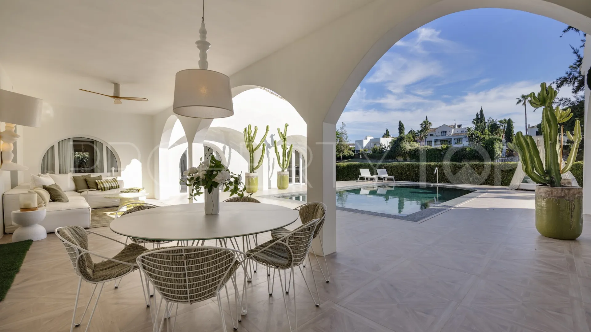 Villa en venta en Guadalmina Alta de 5 dormitorios