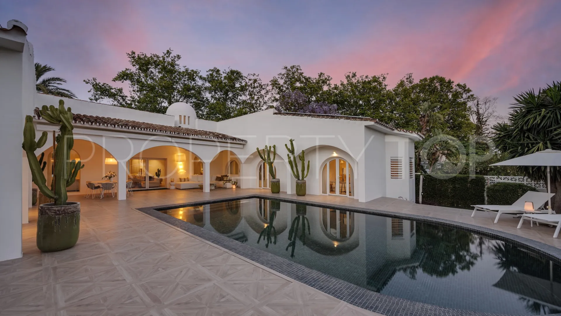Villa en venta en Guadalmina Alta de 5 dormitorios