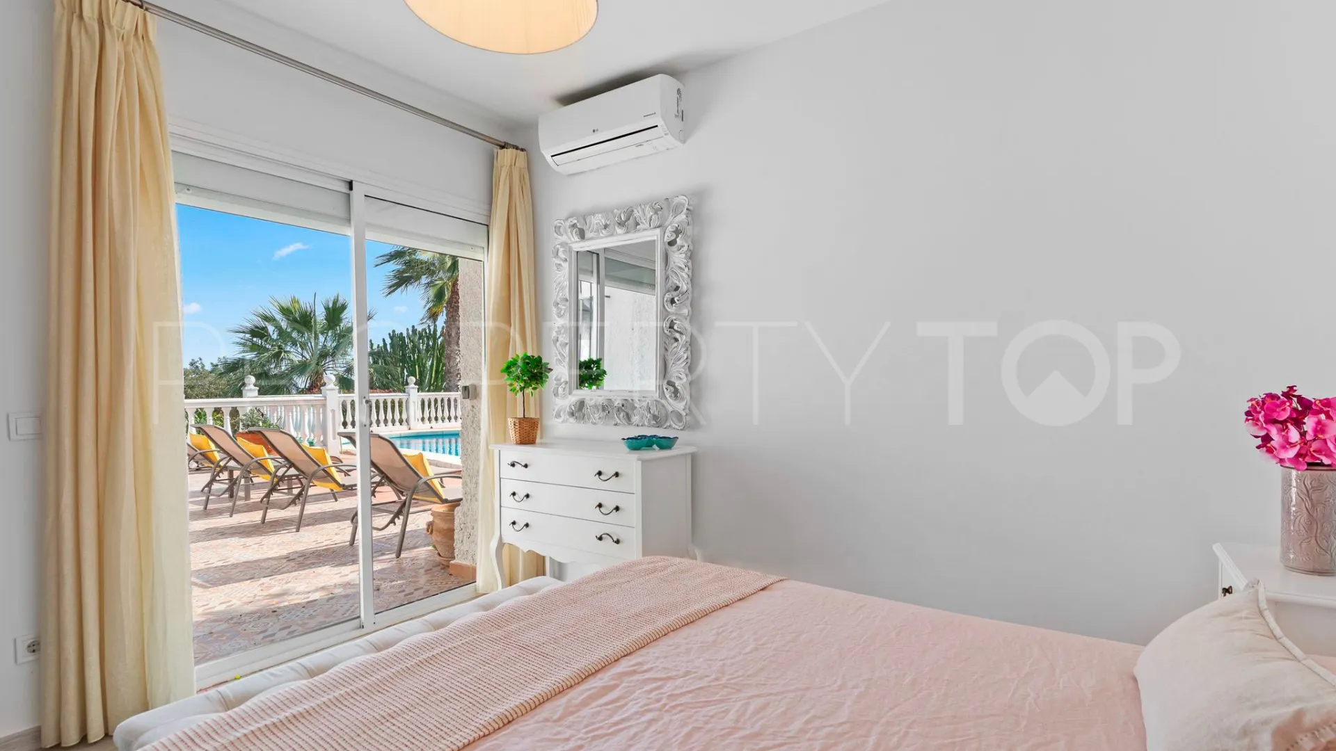 5 bedrooms villa for sale in Torrenueva