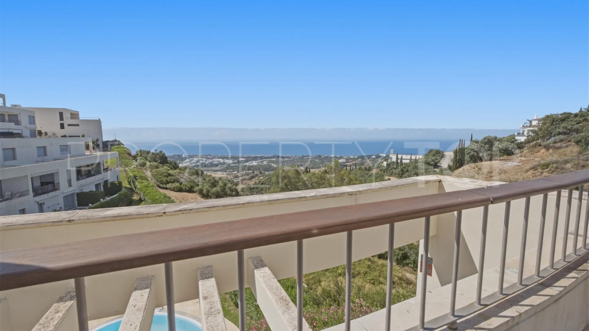 For sale penthouse in Los Altos de los Monteros