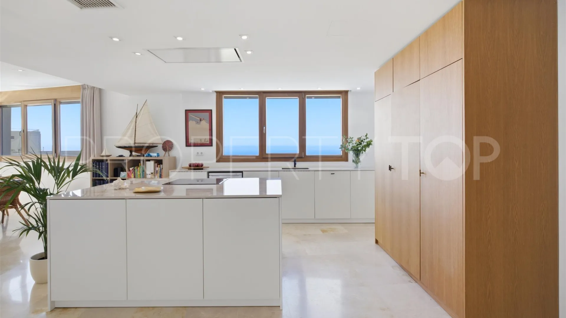 For sale penthouse in Los Altos de los Monteros