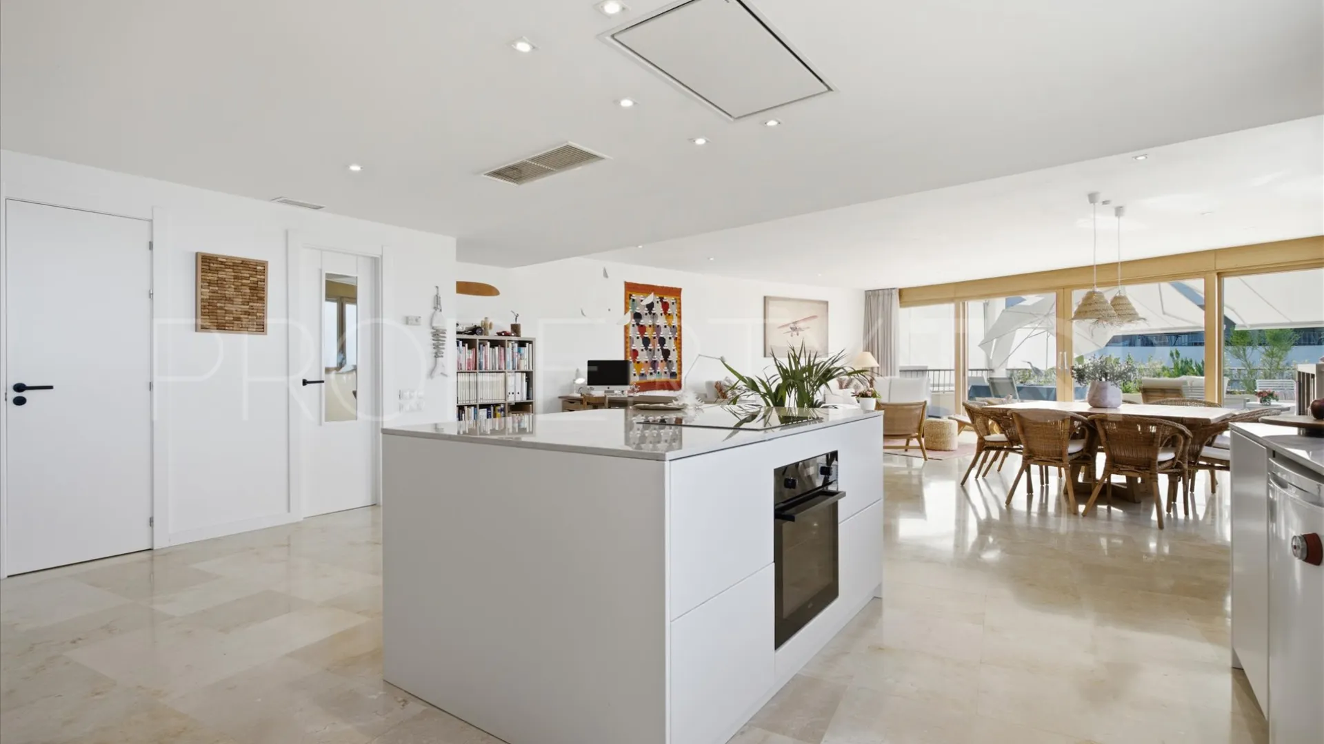 For sale penthouse in Los Altos de los Monteros