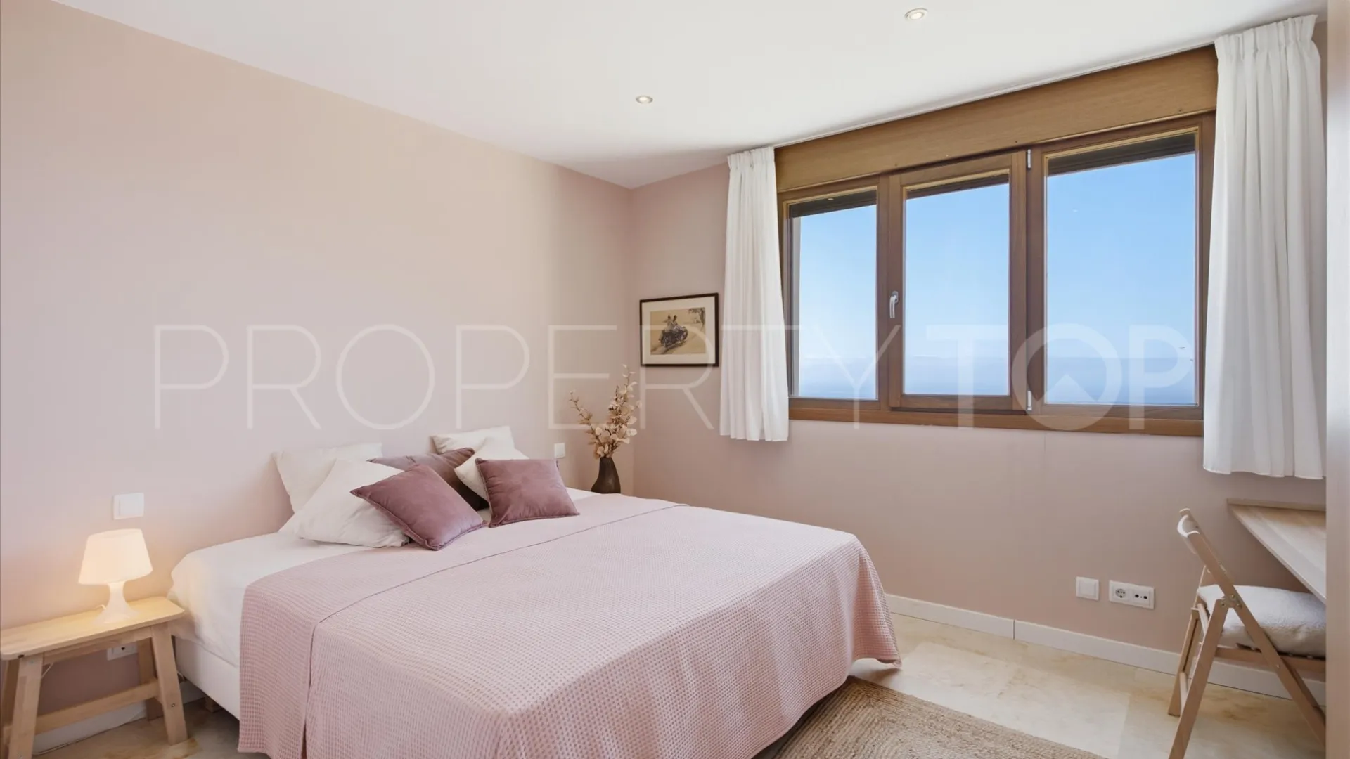 For sale penthouse in Los Altos de los Monteros