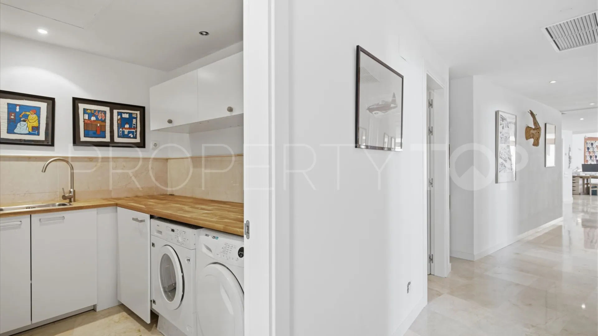 For sale penthouse in Los Altos de los Monteros