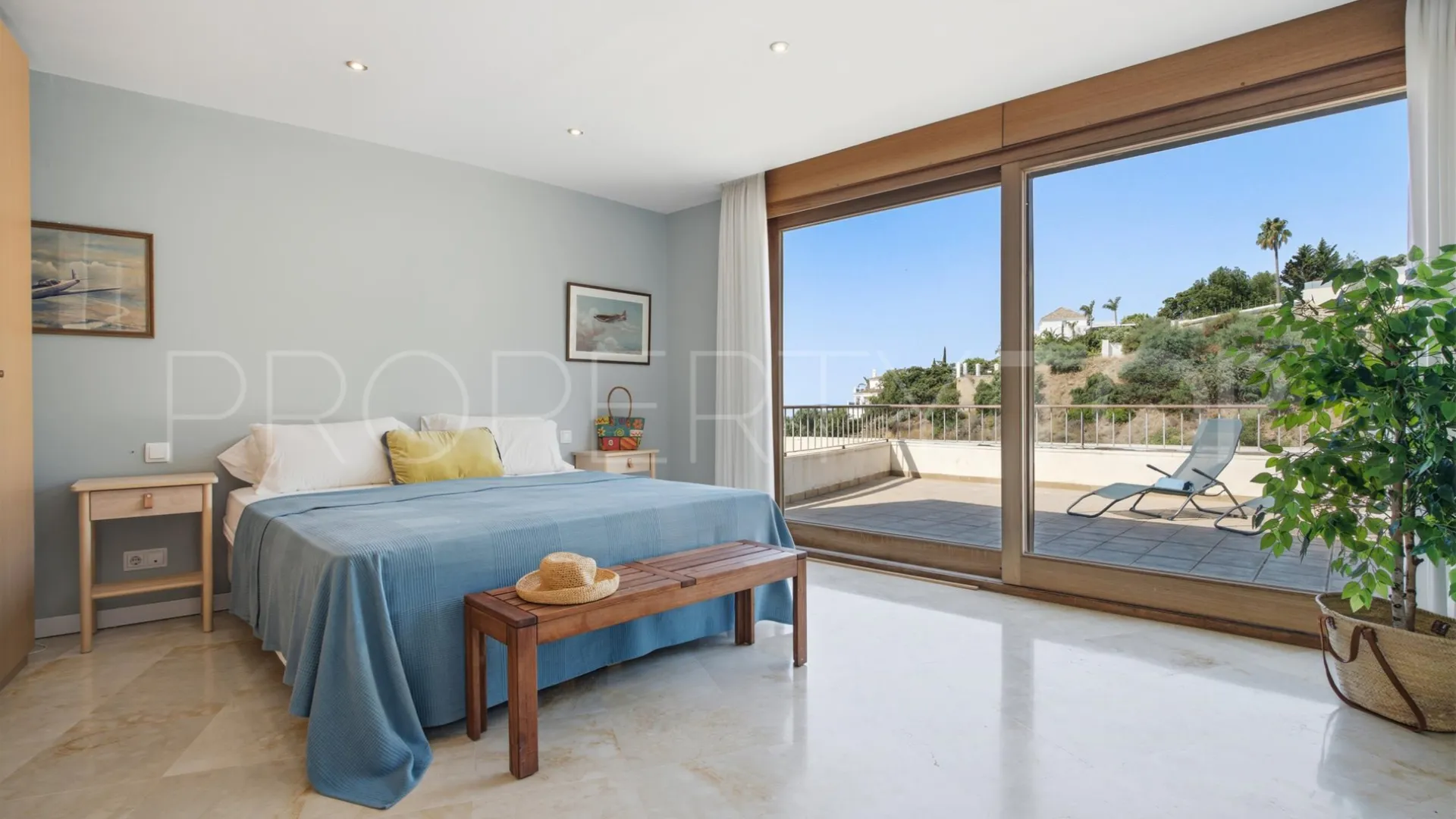 For sale penthouse in Los Altos de los Monteros