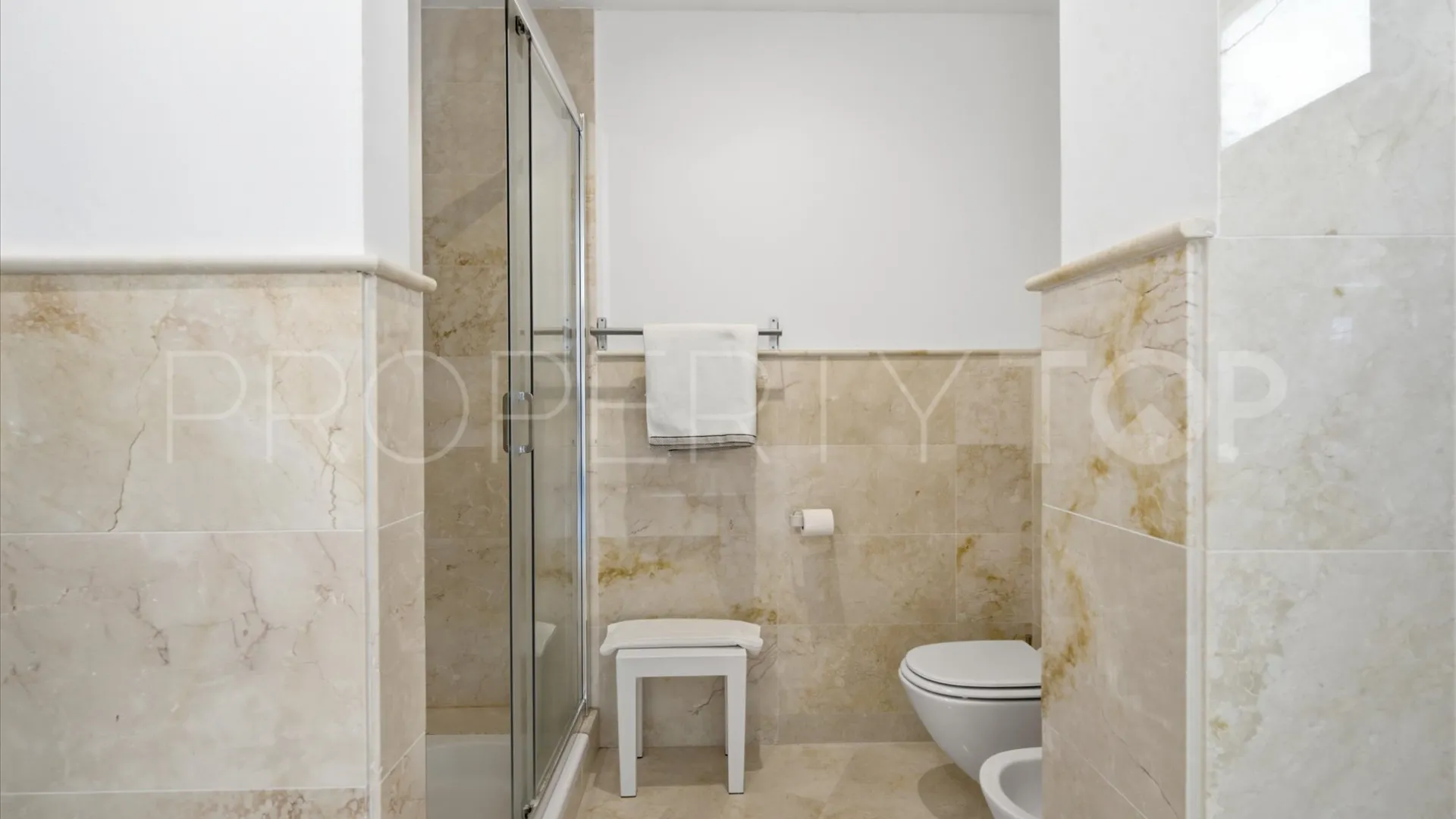 For sale penthouse in Los Altos de los Monteros