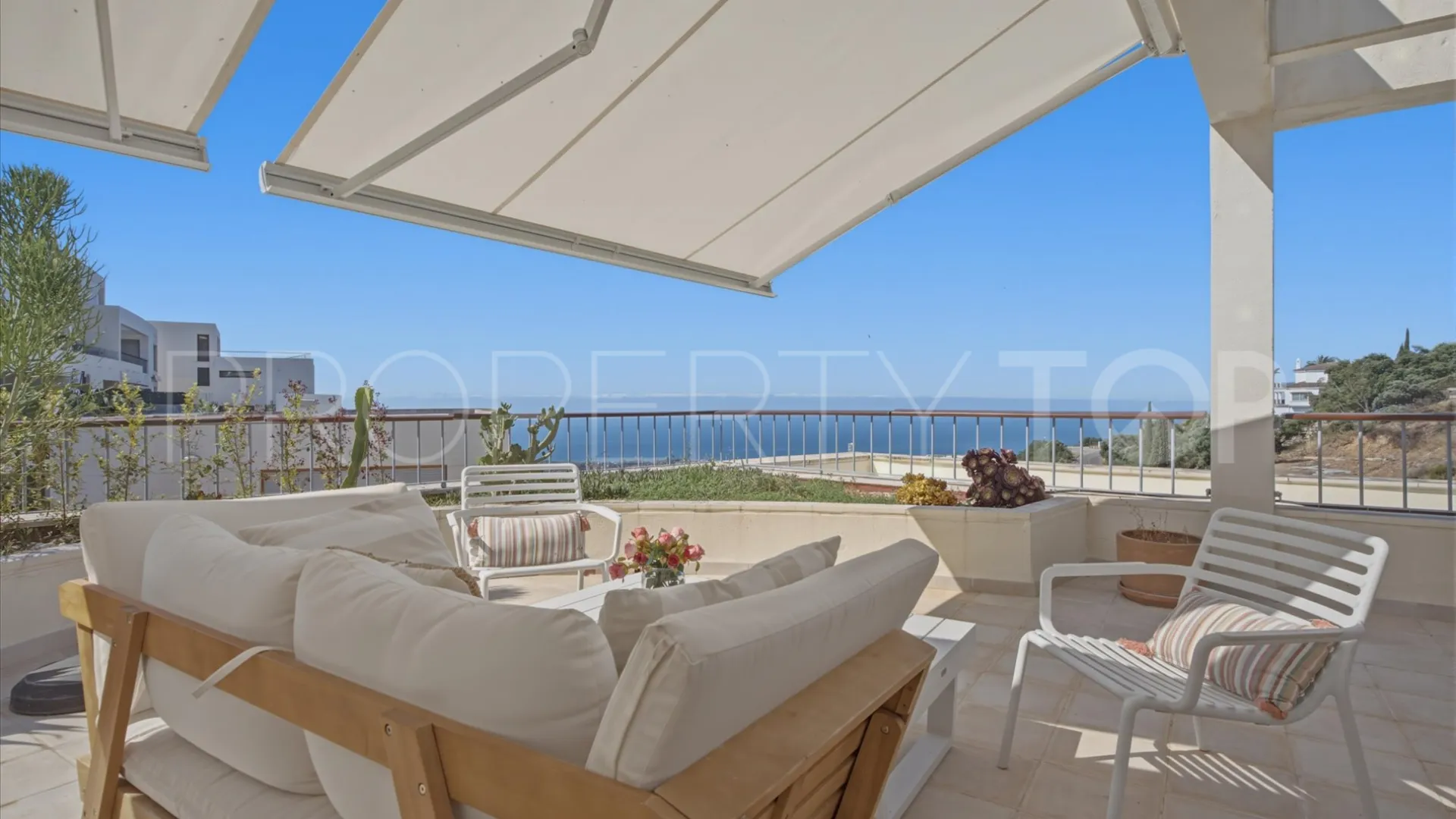 For sale penthouse in Los Altos de los Monteros