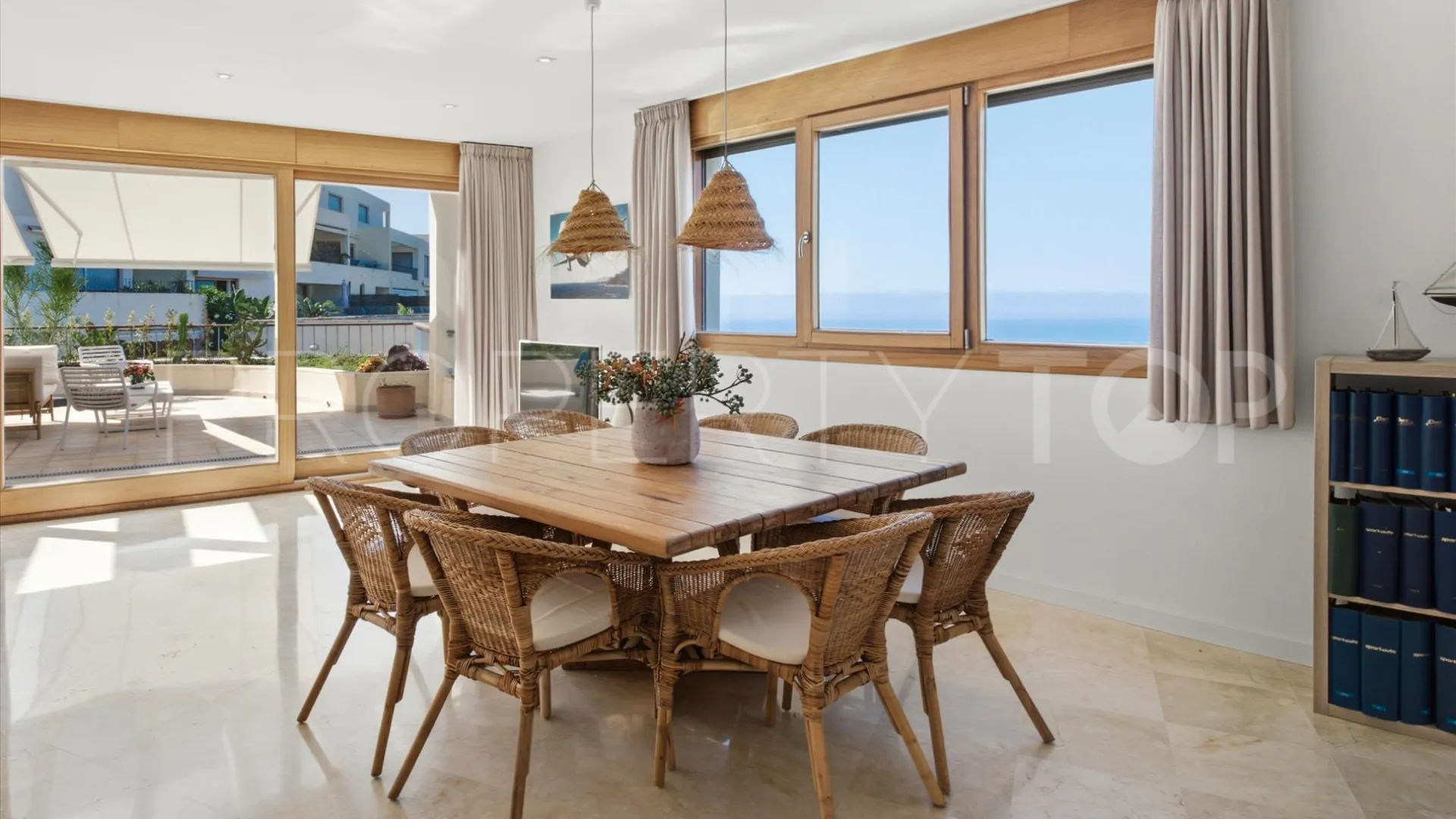For sale penthouse in Los Altos de los Monteros